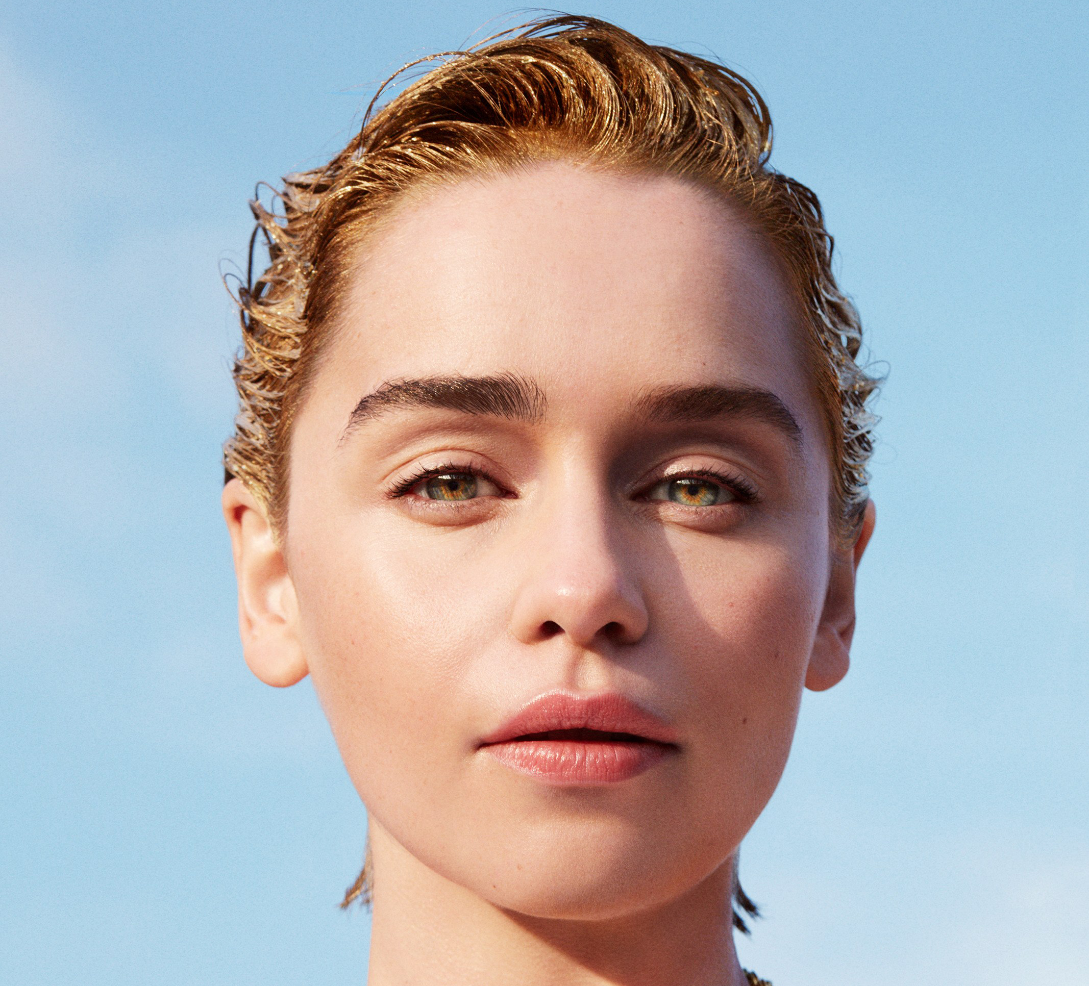 Laden Sie das Nahansicht, Englisch, Gesicht, Brünette, Blaue Augen, Berühmtheiten, Kurzes Haar, Darstellerin, Emilia Clarke-Bild kostenlos auf Ihren PC-Desktop herunter