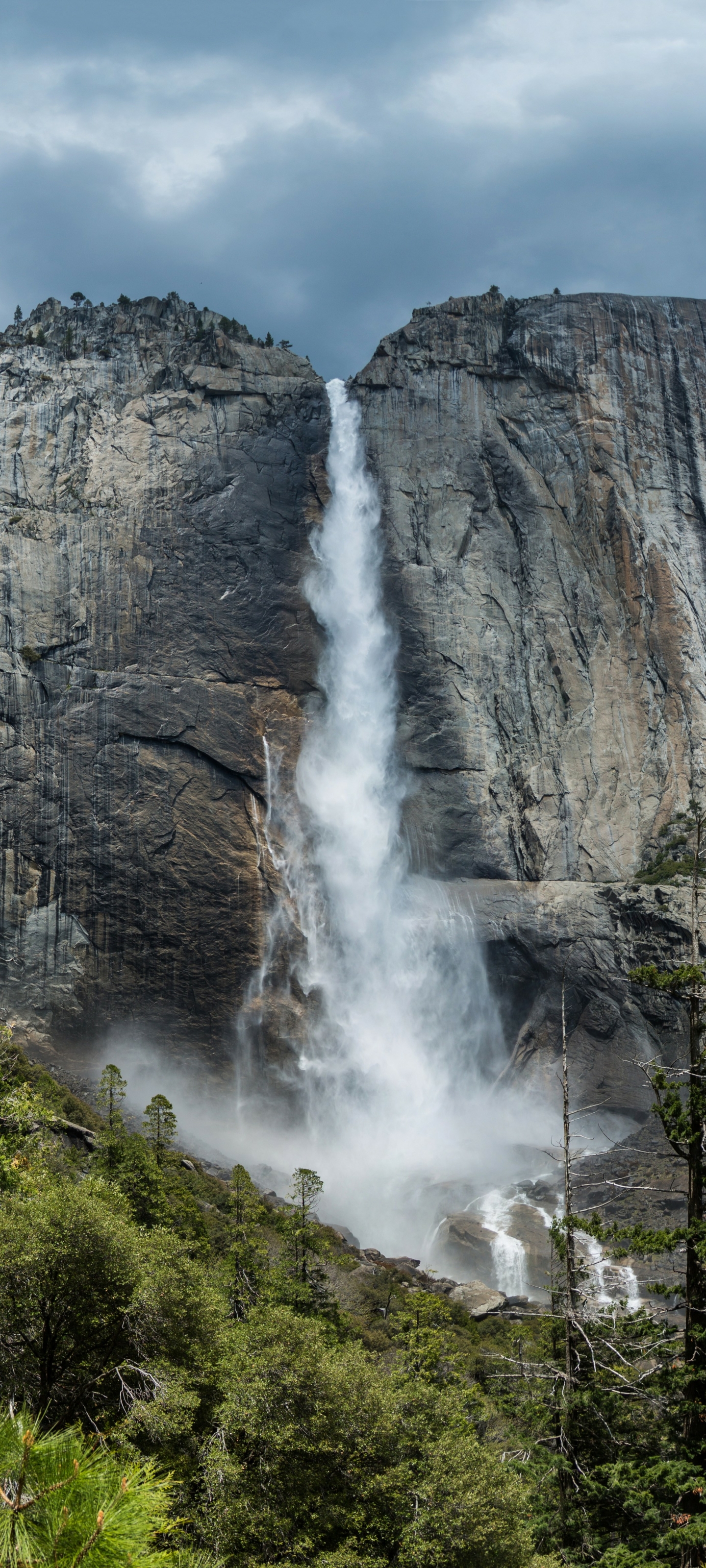 1191572 Bild herunterladen erde/natur, yosemite falls, wasserfall, yosemite nationalpark, wasserfälle - Hintergrundbilder und Bildschirmschoner kostenlos