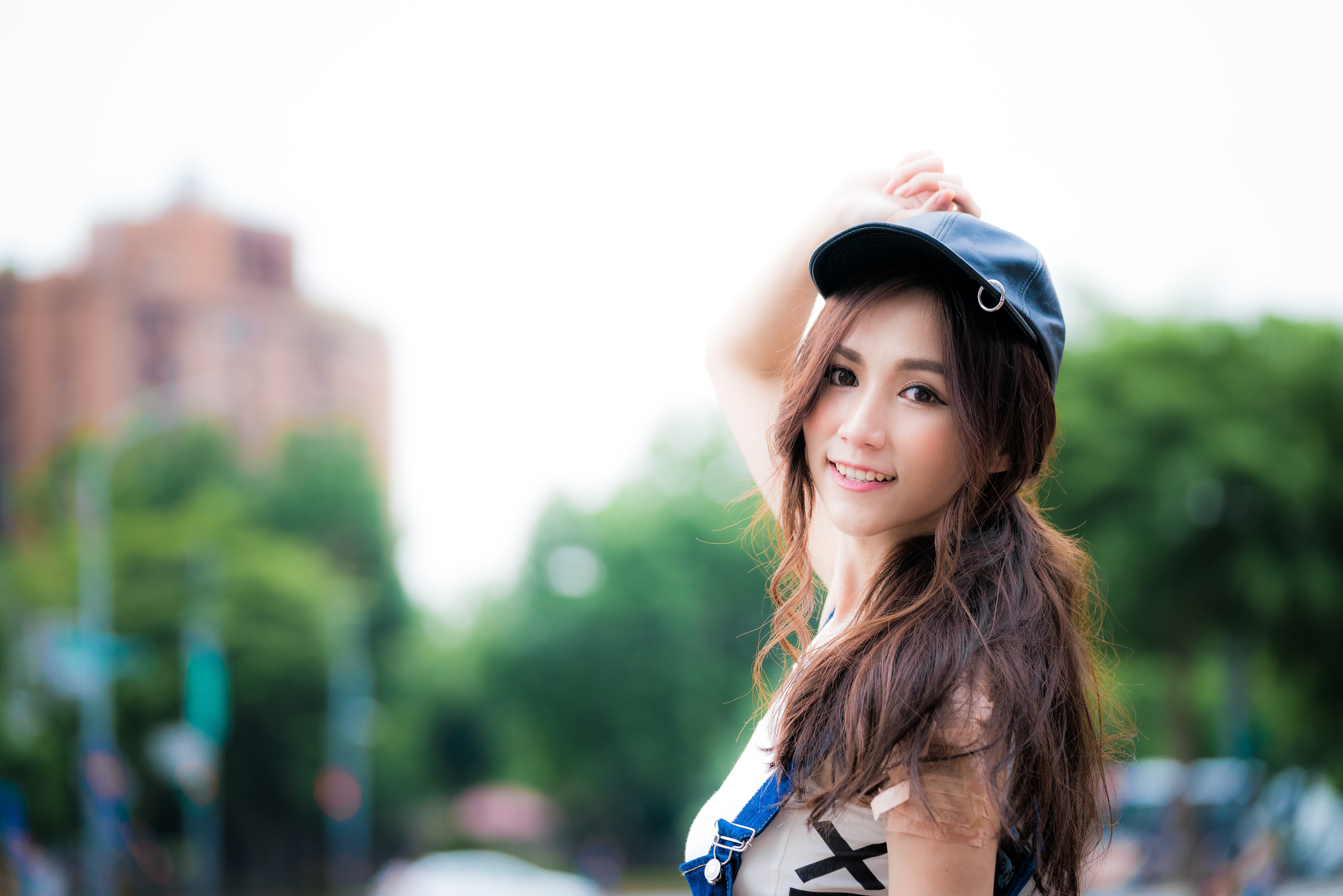 Free download wallpaper Smile, Cap, Brunette, Model, Women, Asian, Depth Of Field on your PC desktop