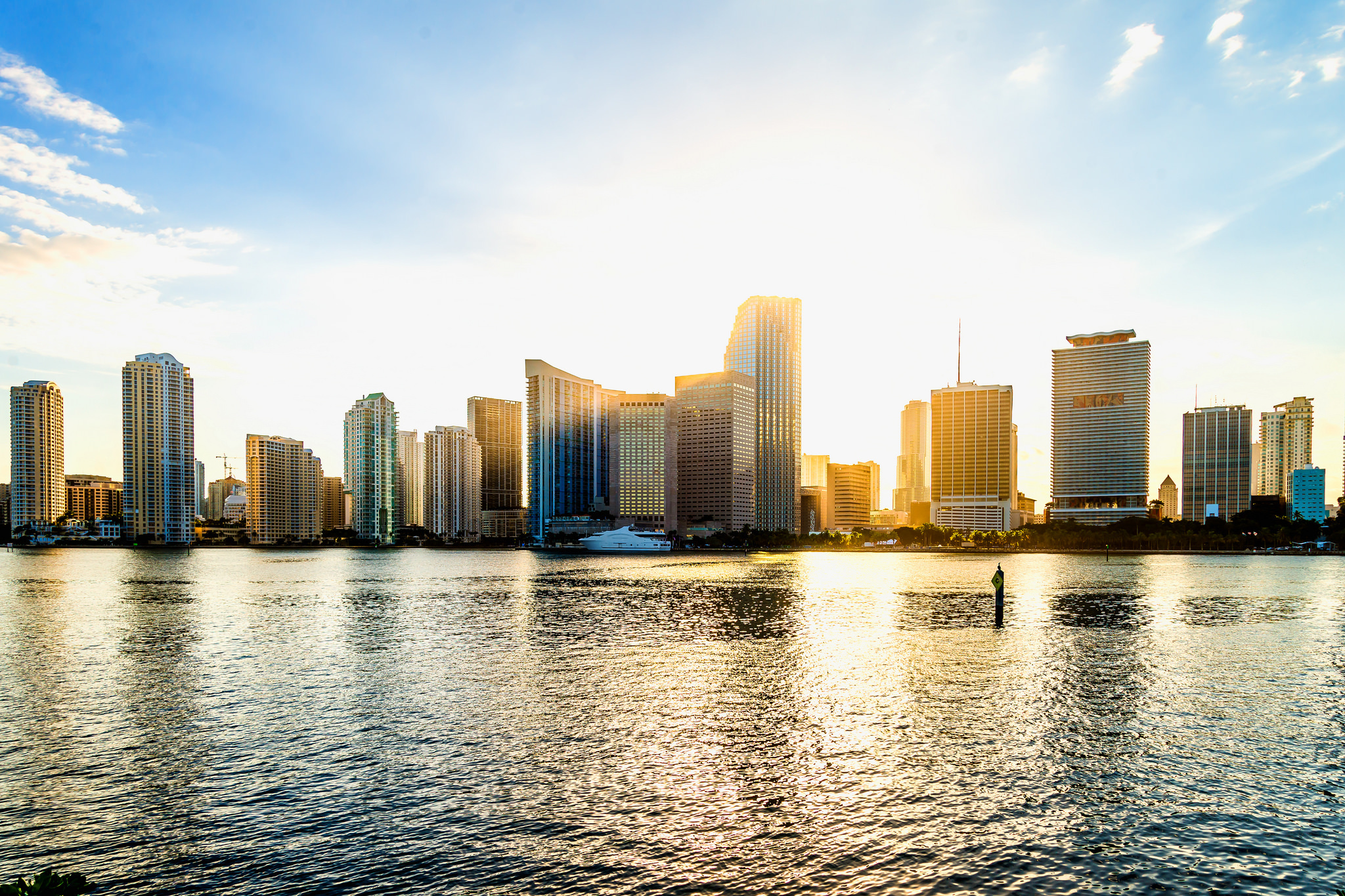 Laden Sie das Städte, Miami, Menschengemacht-Bild kostenlos auf Ihren PC-Desktop herunter