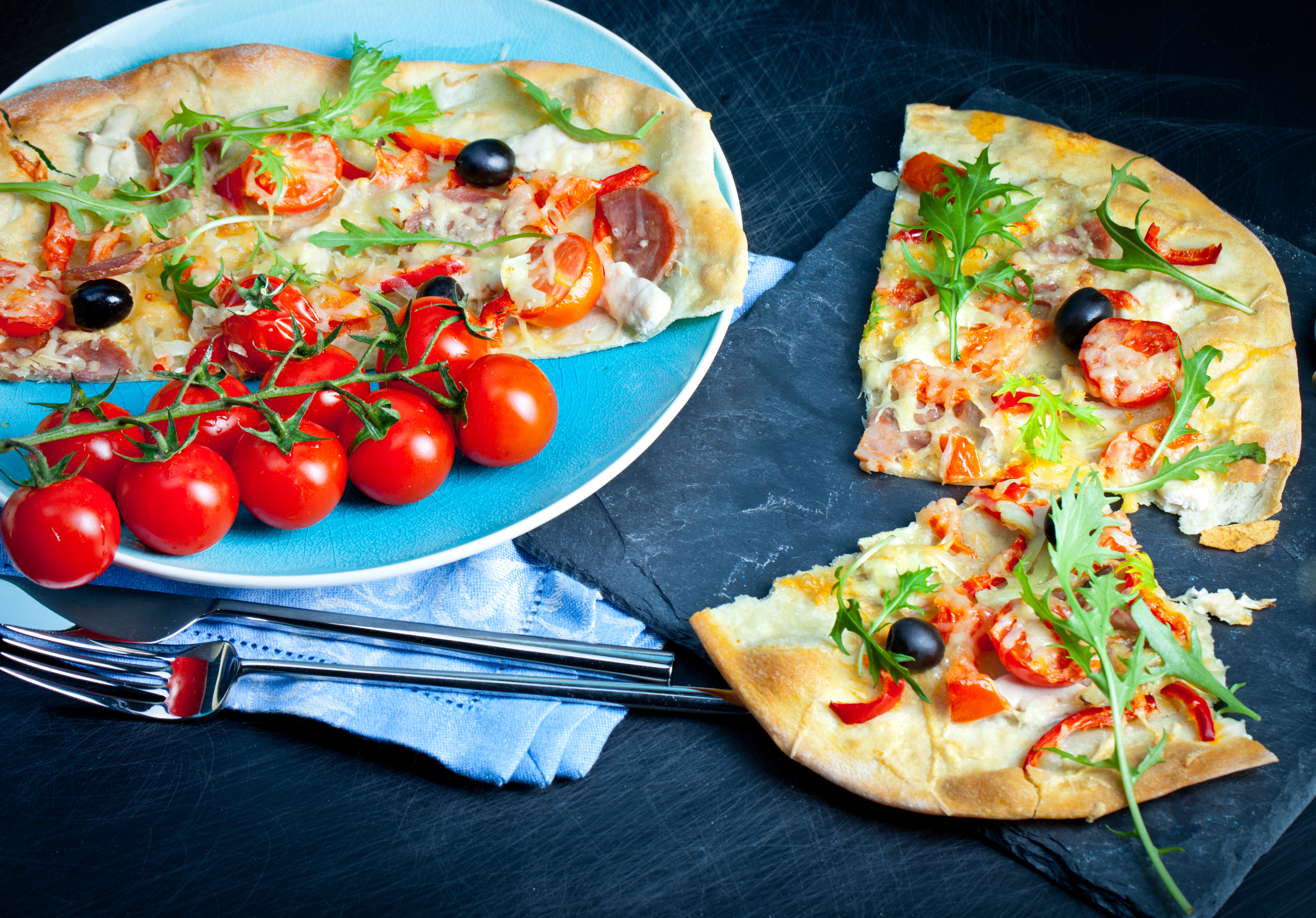 Descarga gratuita de fondo de pantalla para móvil de Pizza, Tomate, Alimento, Bodegón.