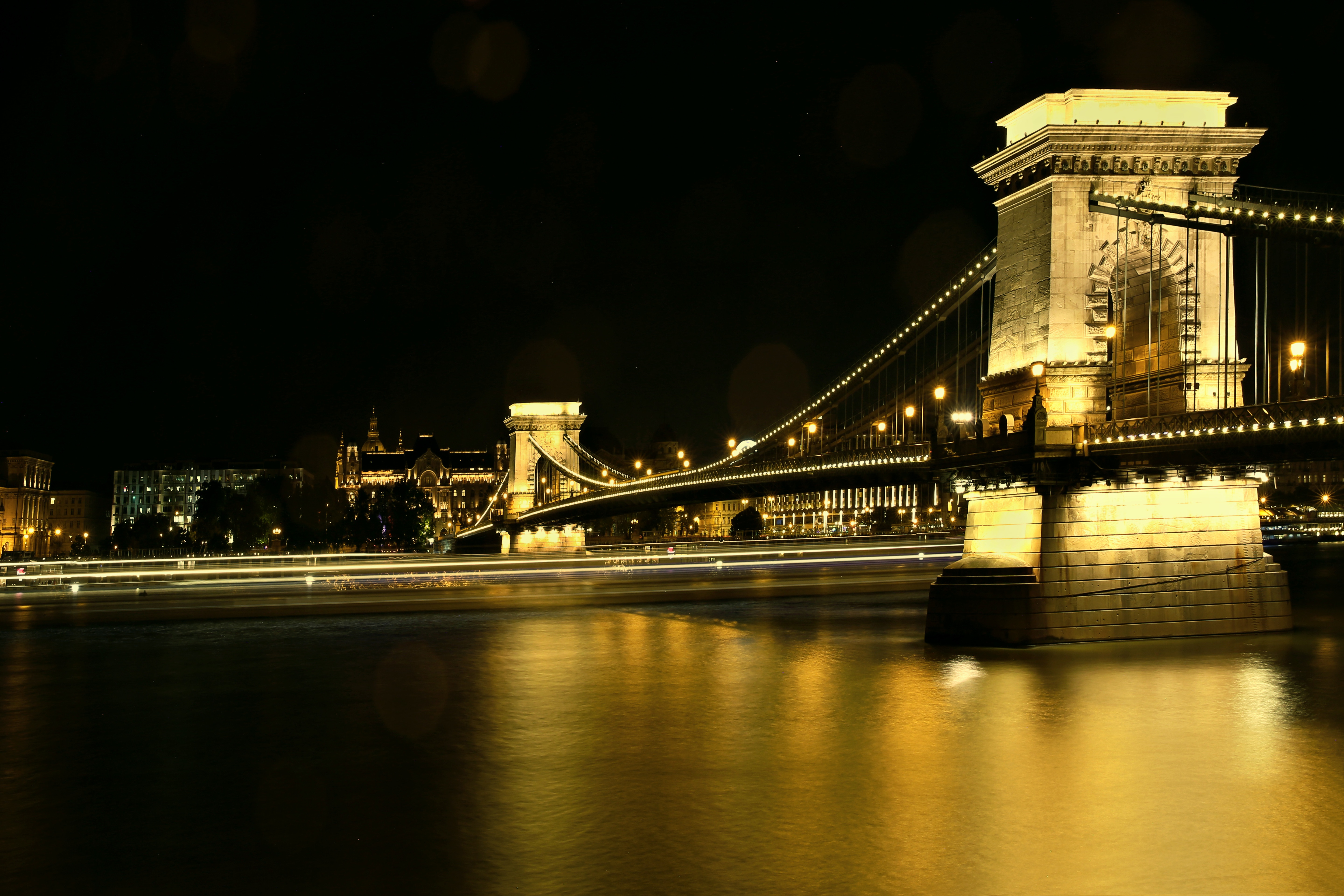 482539 скачать обои цепной мост, сделано человеком, будапешт, дунай, венгрия, ночь, мосты - заставки и картинки бесплатно