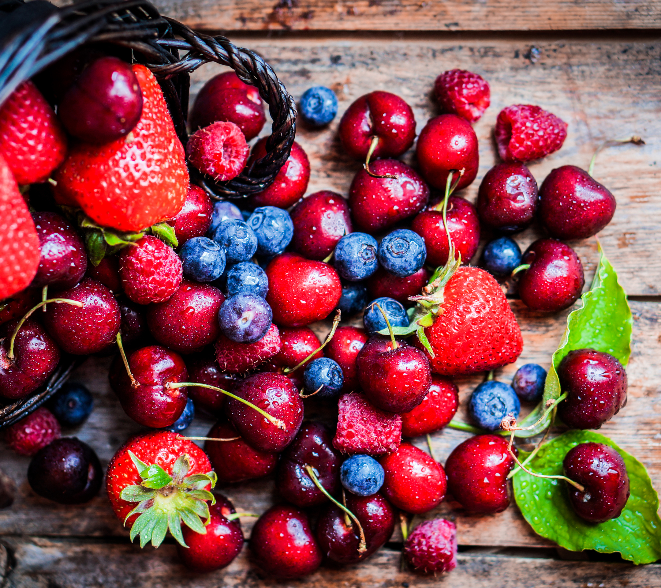 Free download wallpaper Food, Strawberry, Cherry, Blueberry, Raspberry, Berry, Fruit on your PC desktop