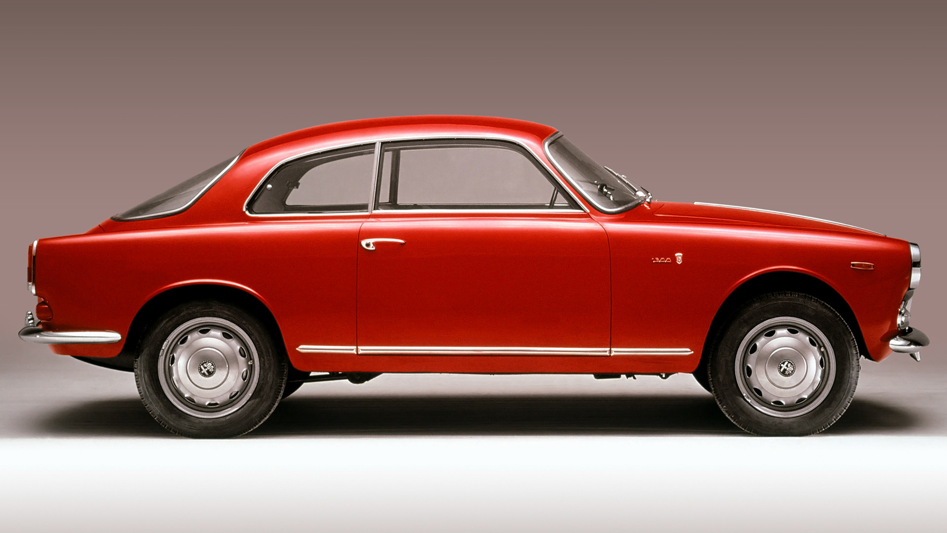 Laden Sie Alfa Romeo 1300 Sprint HD-Desktop-Hintergründe herunter