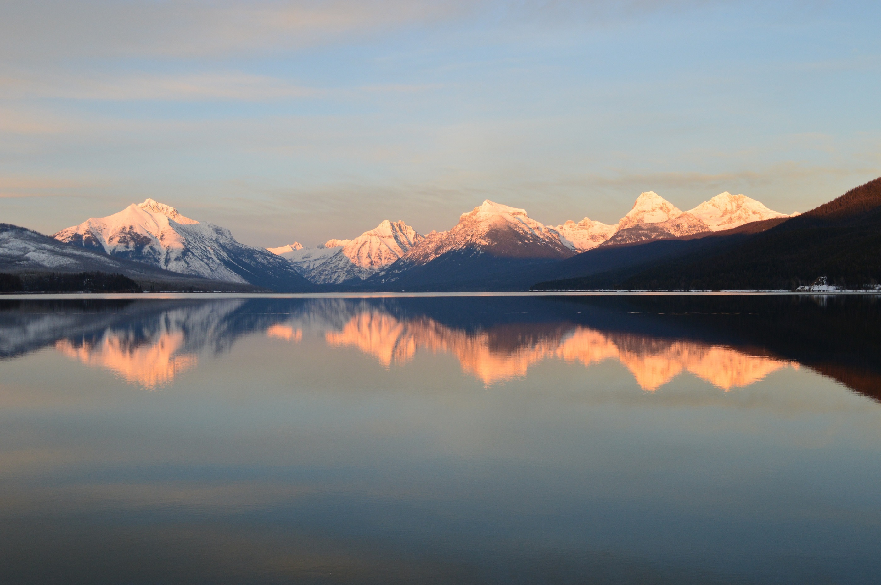 Laden Sie das Winter, Natur, Schnee, Gebirge, Montana, Vereinigte Staaten Von Amerika, Wildnis, Glacier Nationalpark, Erde/natur, Spiegelung, Lake Mcdonald-Bild kostenlos auf Ihren PC-Desktop herunter