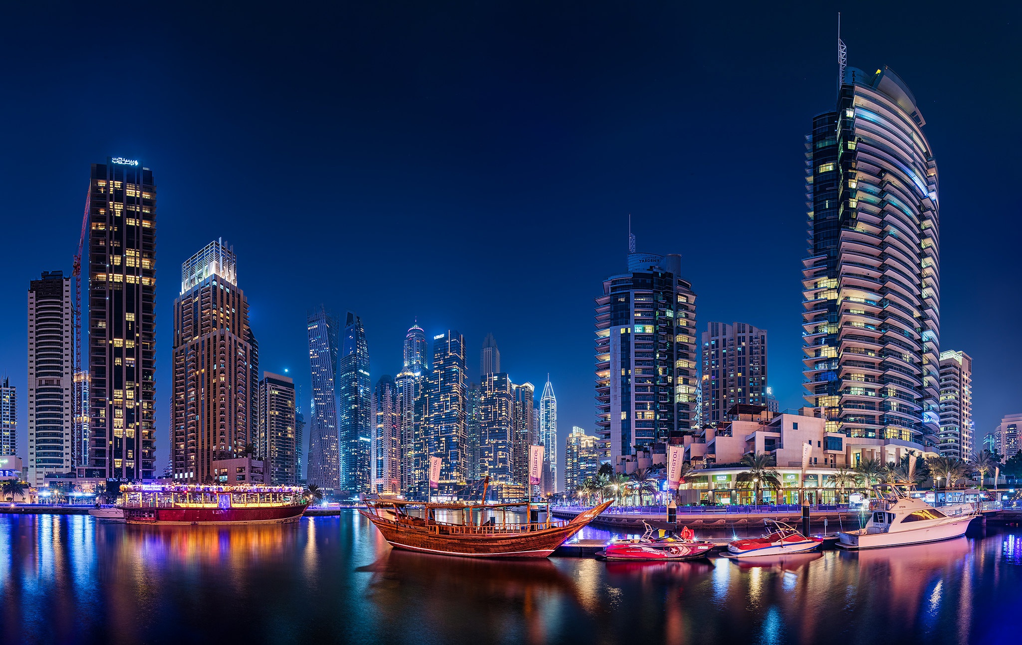 Descarga gratuita de fondo de pantalla para móvil de Ciudades, Noche, Ciudad, Rascacielos, Emiratos Árabes Unidos, Hecho Por El Hombre, Dubái.