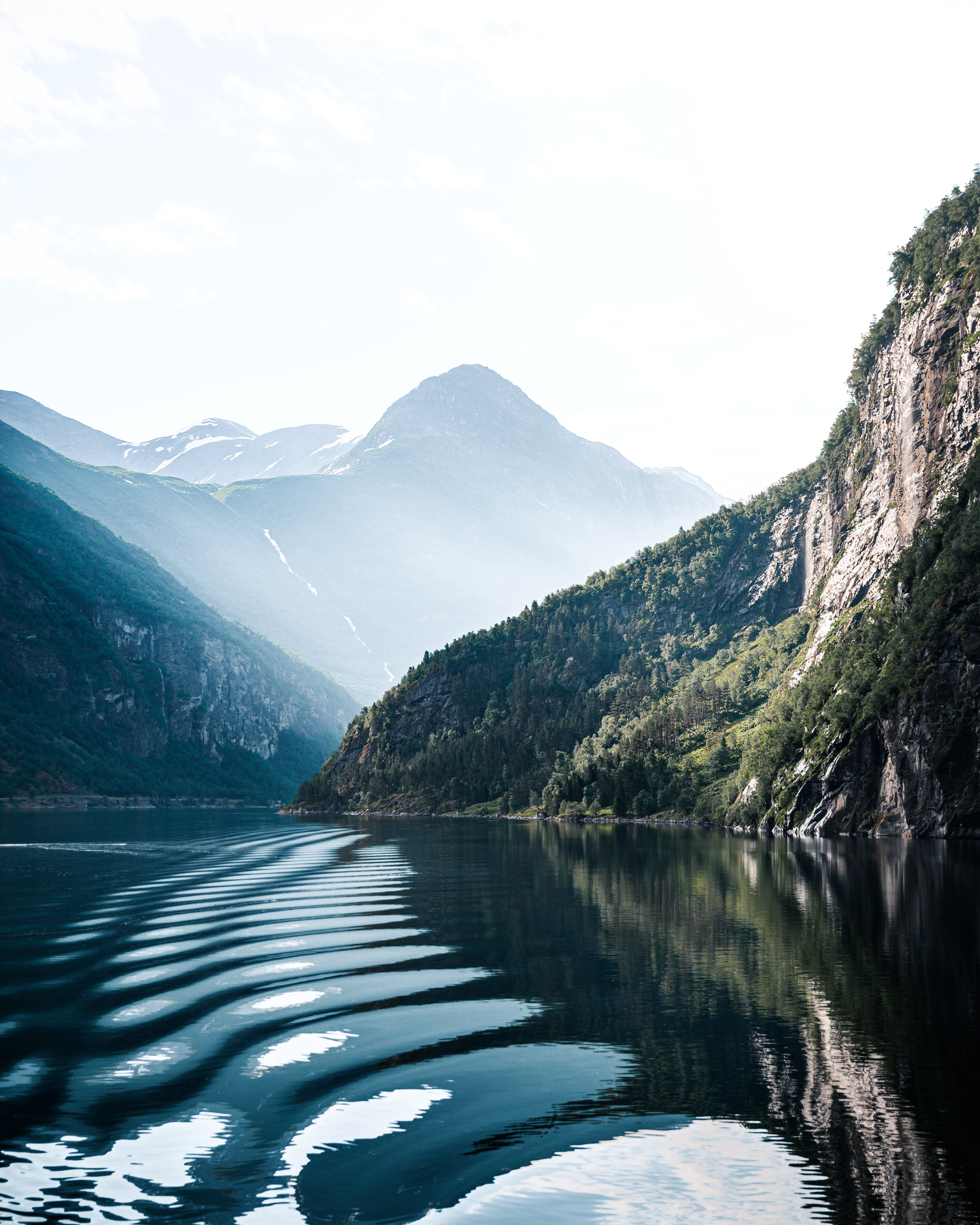Descarga gratis la imagen Naturaleza, Montañas, Las Rocas, Rocas, Lago, Bosque, Niebla en el escritorio de tu PC