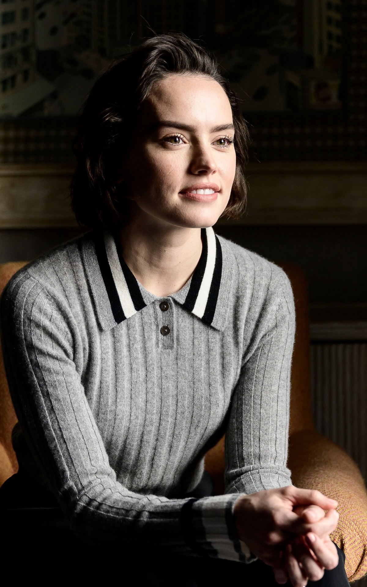 Baixar papel de parede para celular de Inglês, Celebridade, Cabelo Preto, Cabelo Curto, Atriz, Daisy Ridley gratuito.