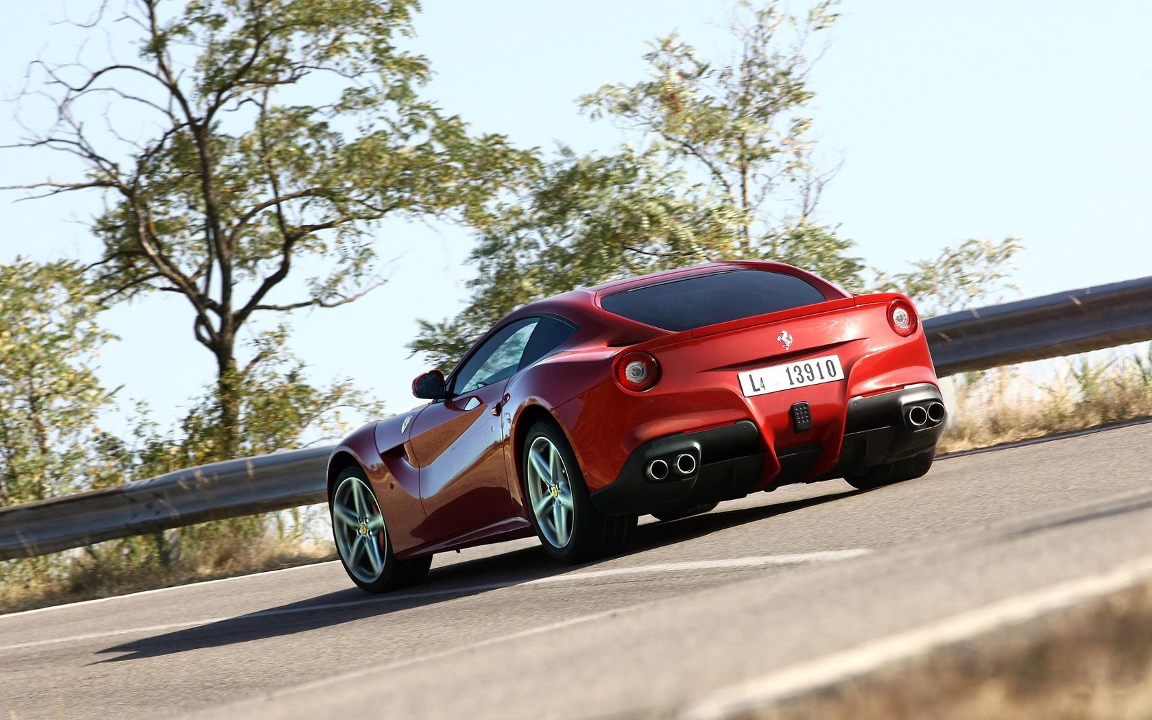 Laden Sie das Ferrari, Fahrzeuge, Ferrari F12 Berlinetta-Bild kostenlos auf Ihren PC-Desktop herunter