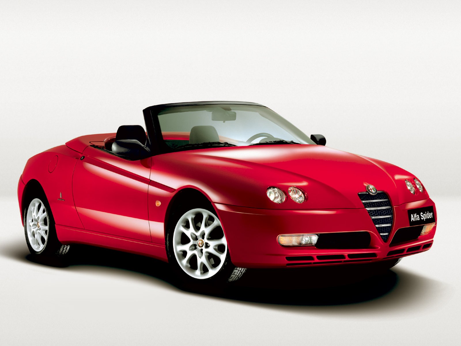 Завантажити шпалери Павук Alfa Romeo Gtv на телефон безкоштовно