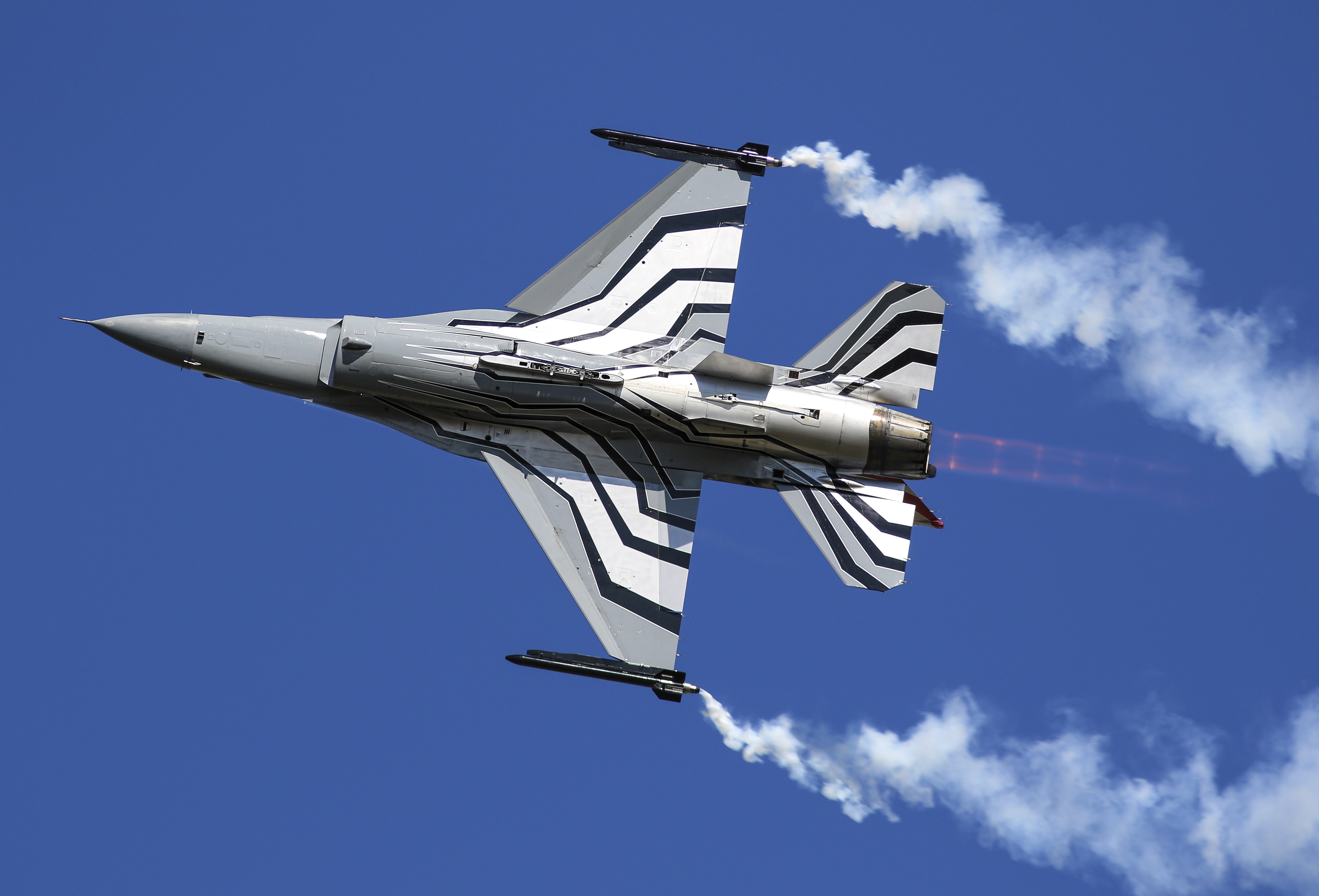 PCデスクトップに戦闘機, 航空機, ジェット戦闘機, 軍隊, ジェネラルダイナミクス F 16 ファイティングファルコン画像を無料でダウンロード