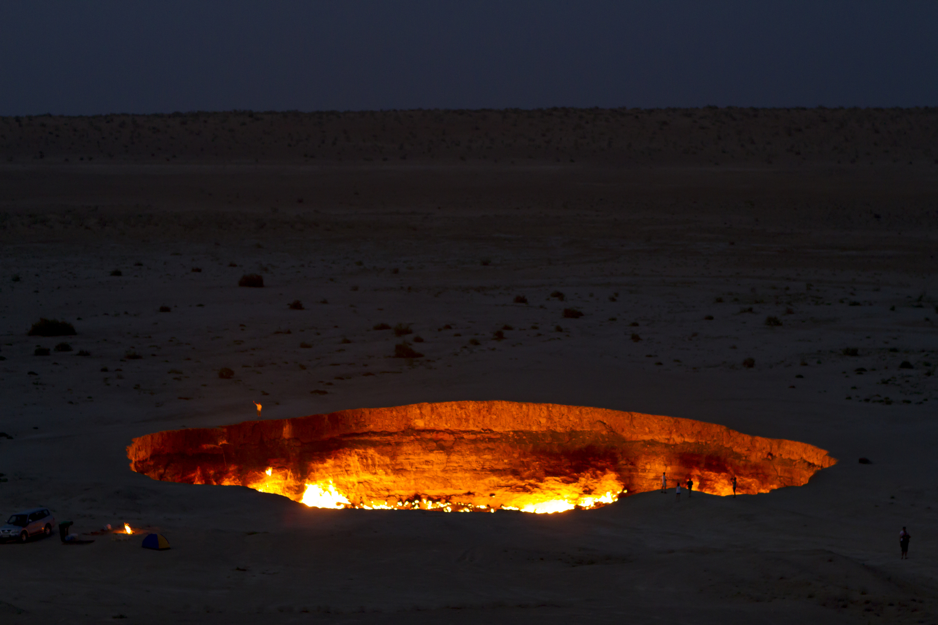 1031337 скачать обои газовый кратер дарваза, туркменистан, земля/природа - заставки и картинки бесплатно