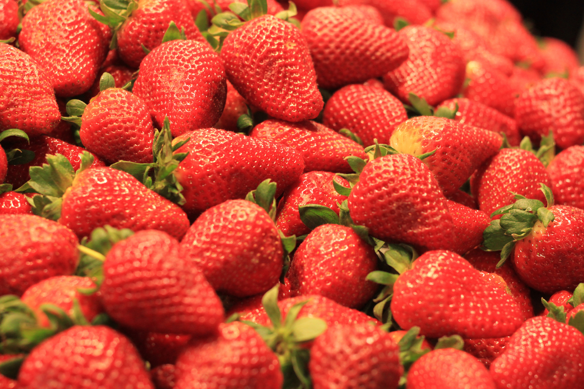 Free download wallpaper Fruits, Food, Strawberry, Berry, Fruit on your PC desktop