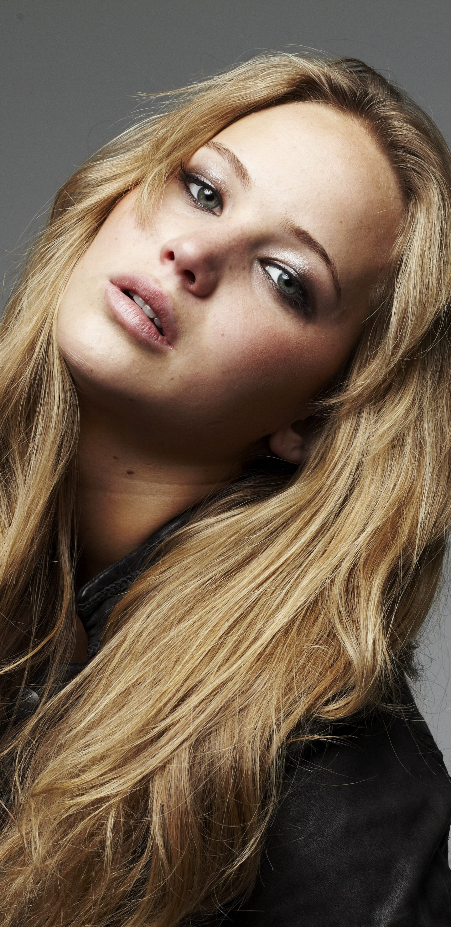 Download mobile wallpaper Blonde, Blue Eyes, American, Celebrity, Actress, Jennifer Lawrence for free.