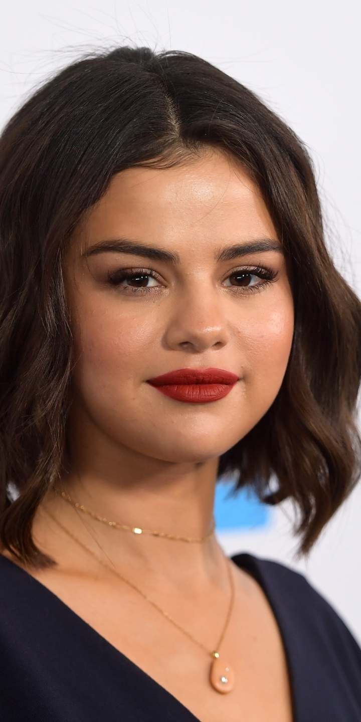 Download mobile wallpaper Music, Selena Gomez, Singer, Face, Brunette, American, Lipstick for free.