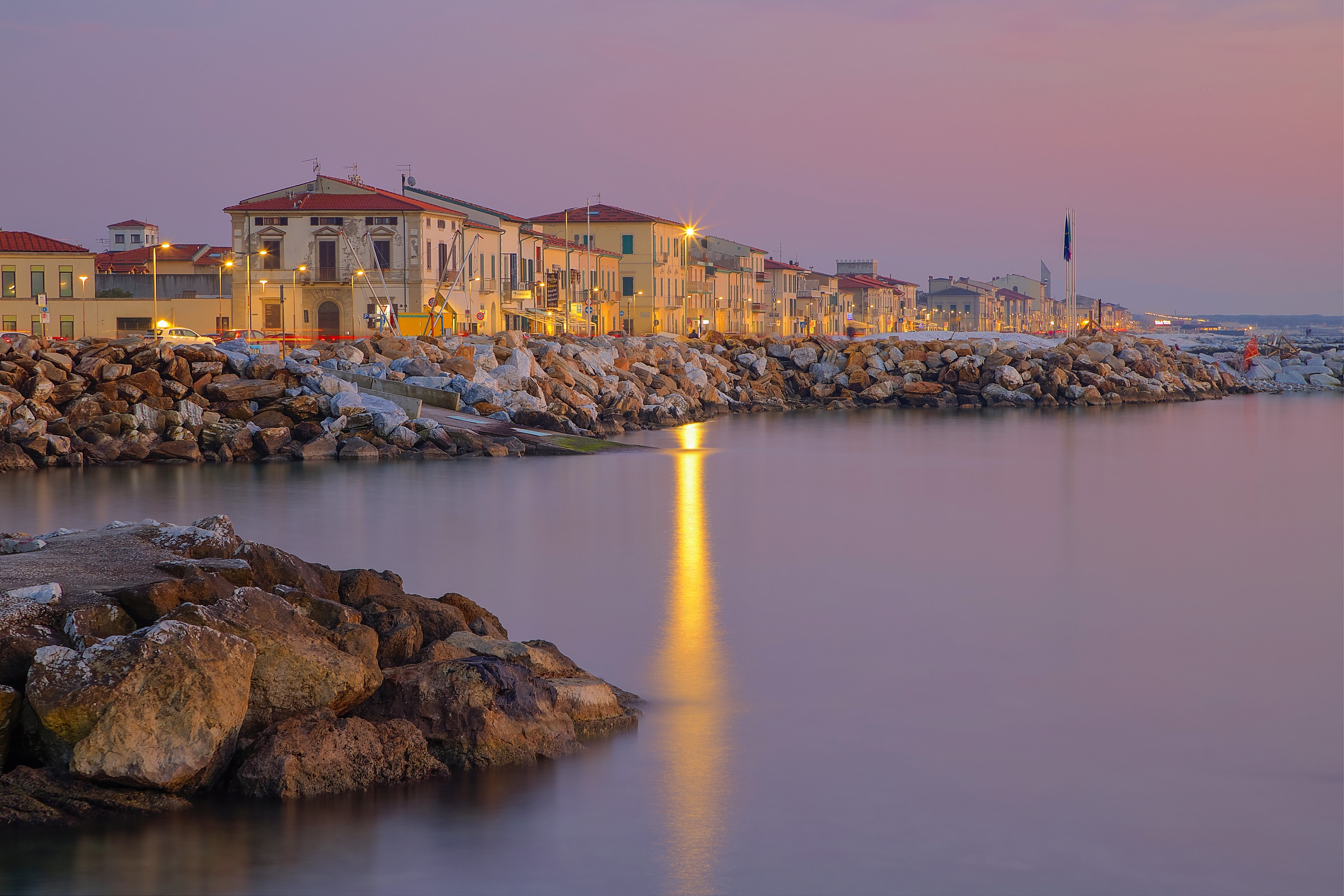 Download mobile wallpaper Italy, Shore, Light, House, Town, Tuscany, Man Made, Towns for free.