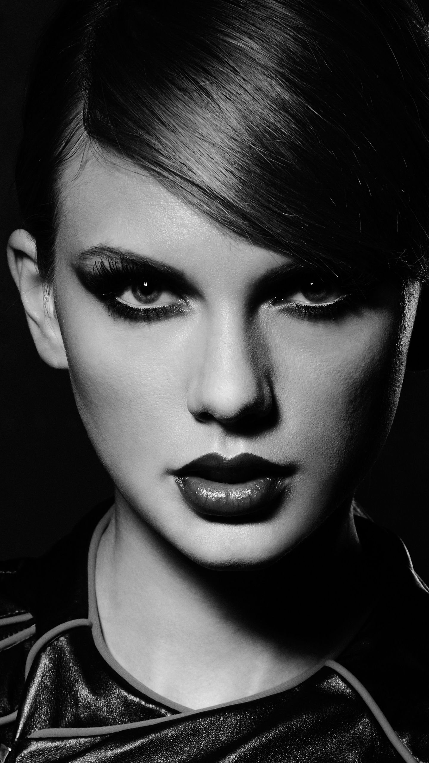 Download mobile wallpaper Music, Monochrome, Singer, Face, Makeup, Black & White, Taylor Swift for free.