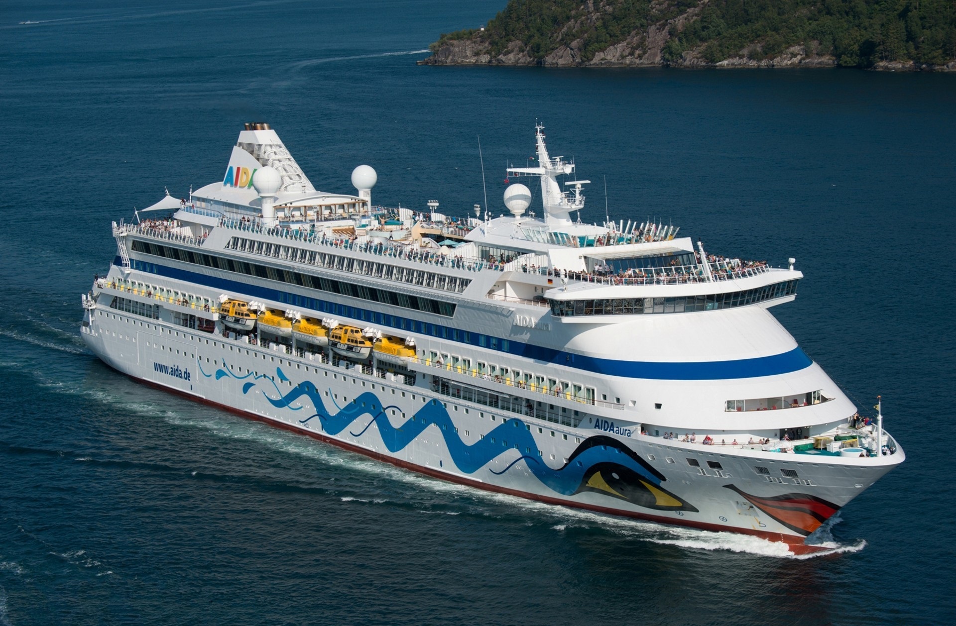 Free download wallpaper Cruise Ship, Vehicles, Aidaaura, Cruise Ships on your PC desktop