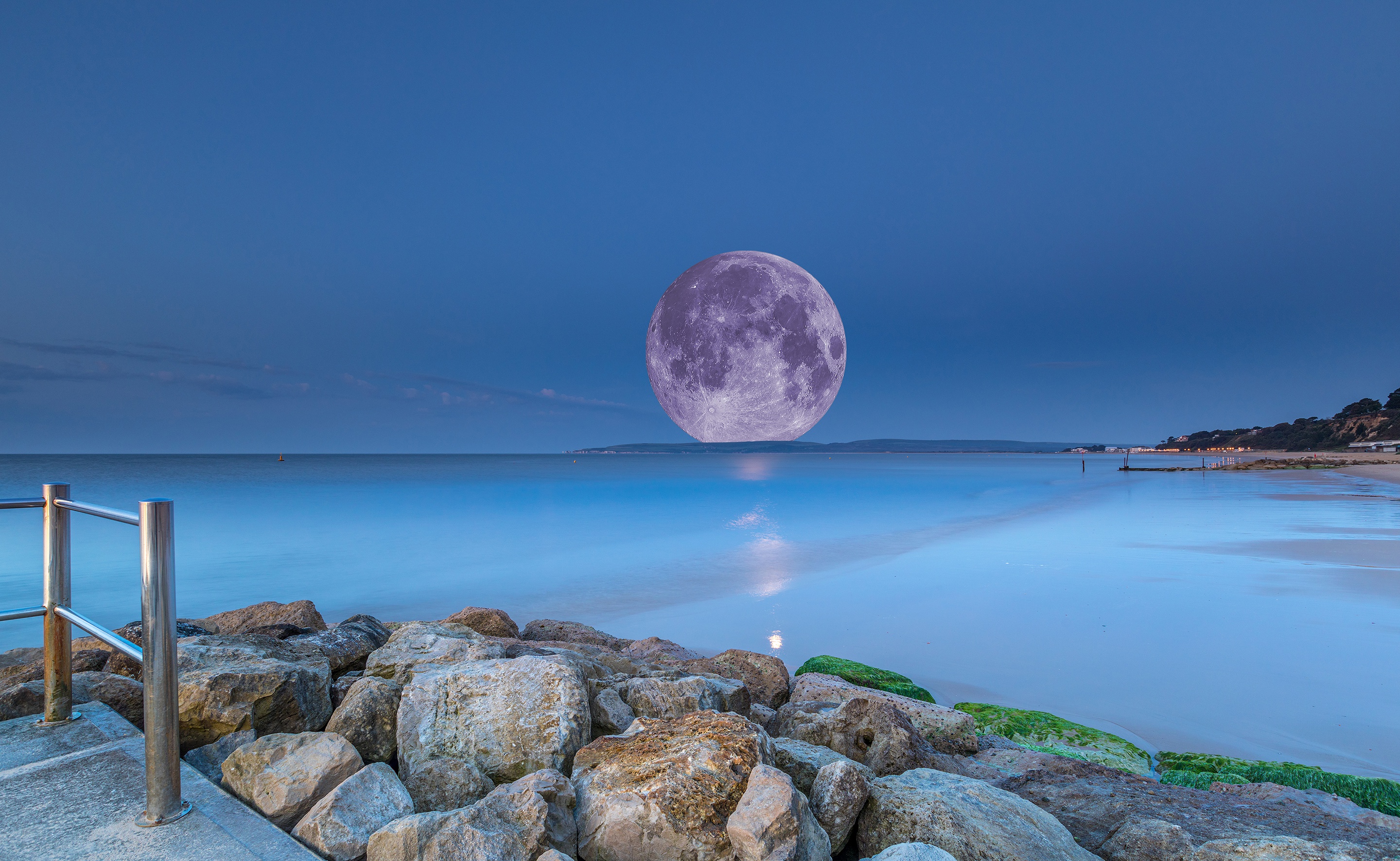 Скачать картинку Море, Луна, Океан, Фотографии, Манипуляции в телефон бесплатно.