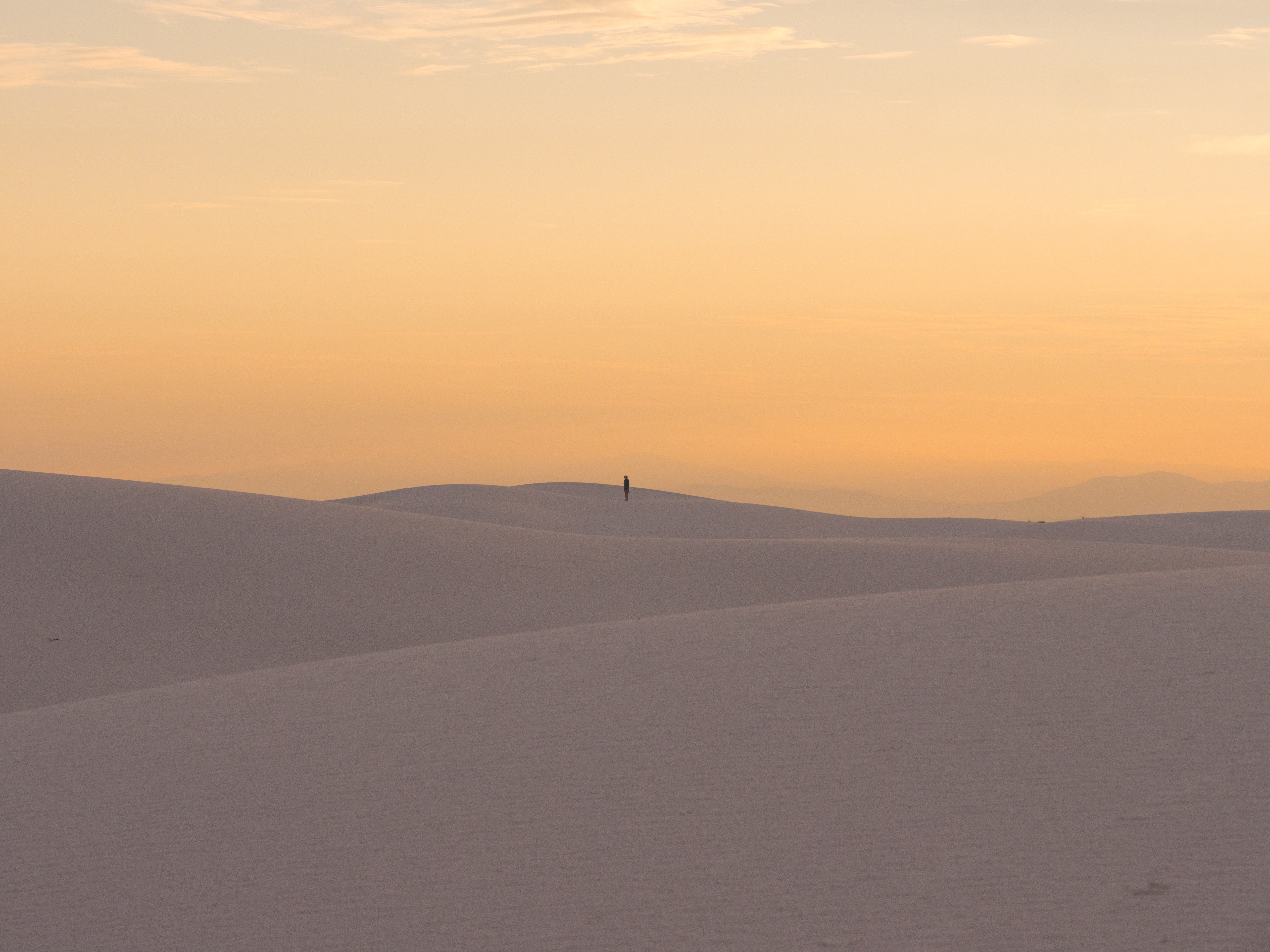 minimalism, loneliness, links, sand, desert, horizon, silhouette, dunes HD wallpaper