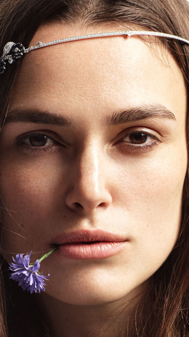 Download mobile wallpaper Flower, Face, Brunette, Celebrity, Brown Eyes, Keira Knightley for free.