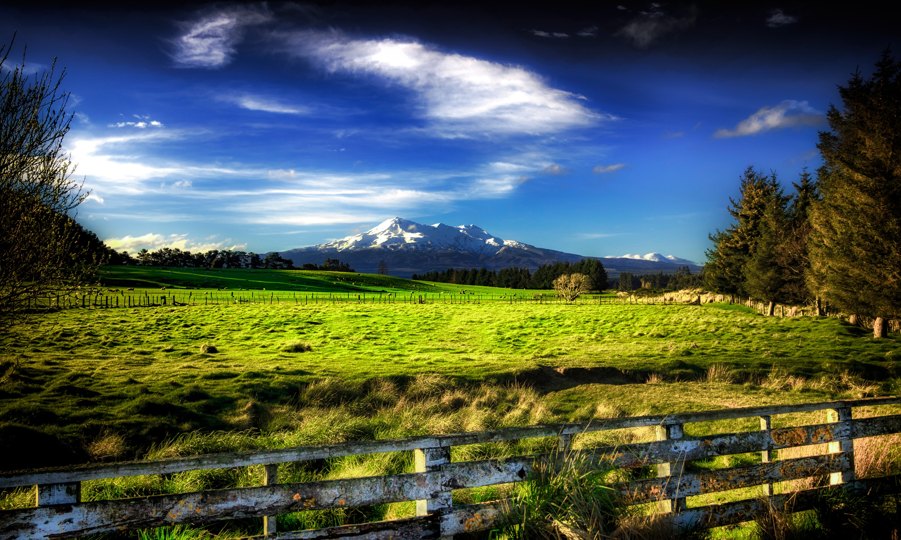 Download mobile wallpaper Landscape, Nature, Grass, Mountain, Earth for free.