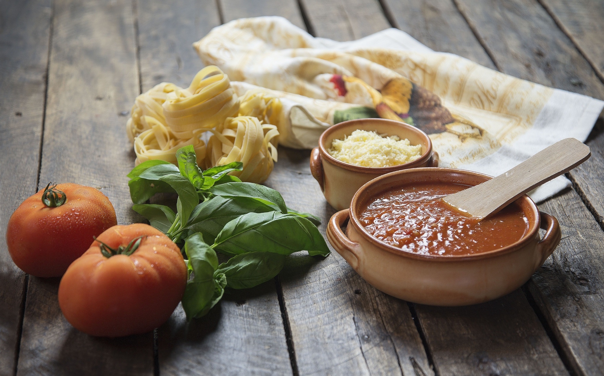 Handy-Wallpaper Tomate, Pasta, Nahrungsmittel, Stillleben kostenlos herunterladen.