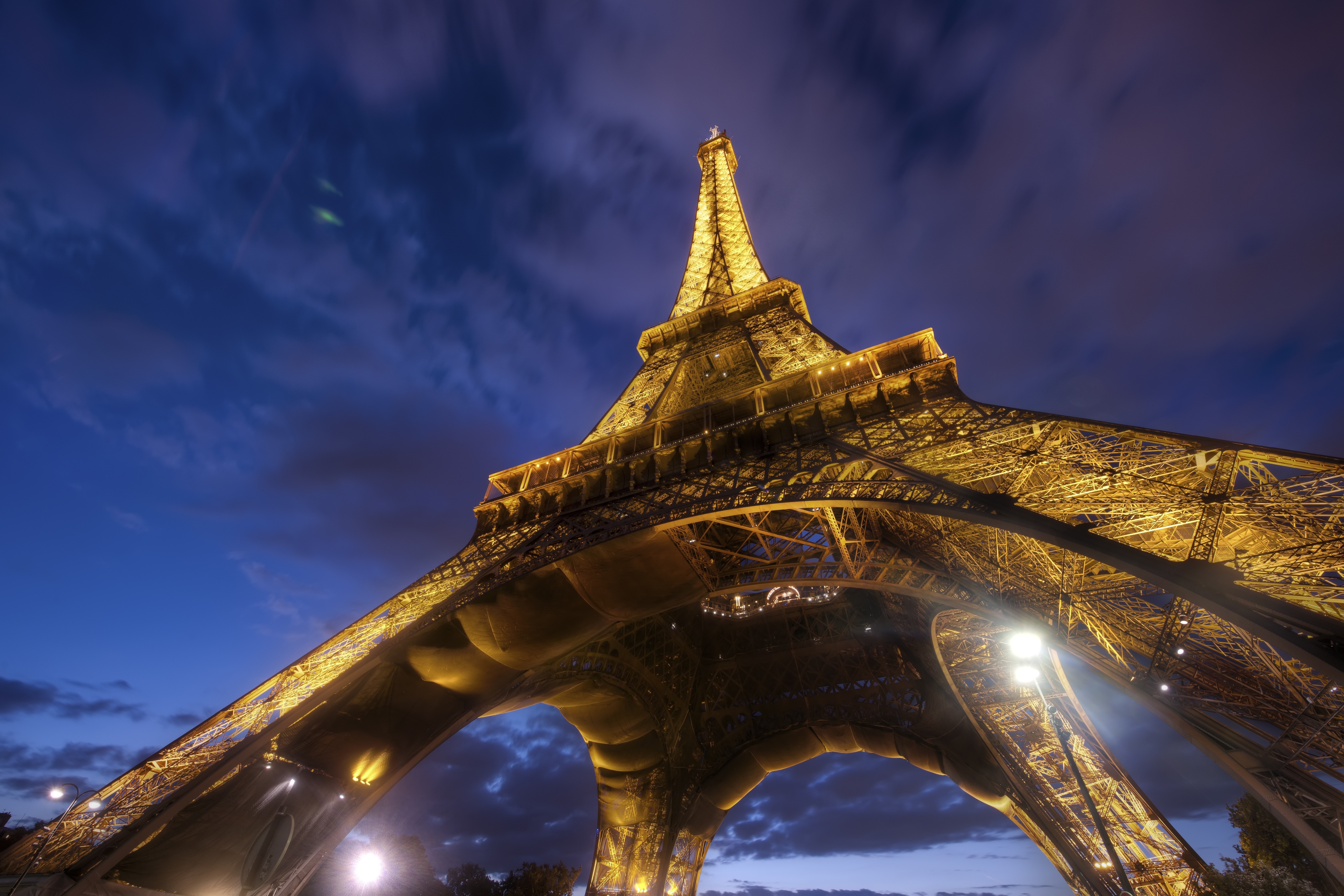 Descarga gratuita de fondo de pantalla para móvil de Monumentos, Hecho Por El Hombre, Torre Eiffel.