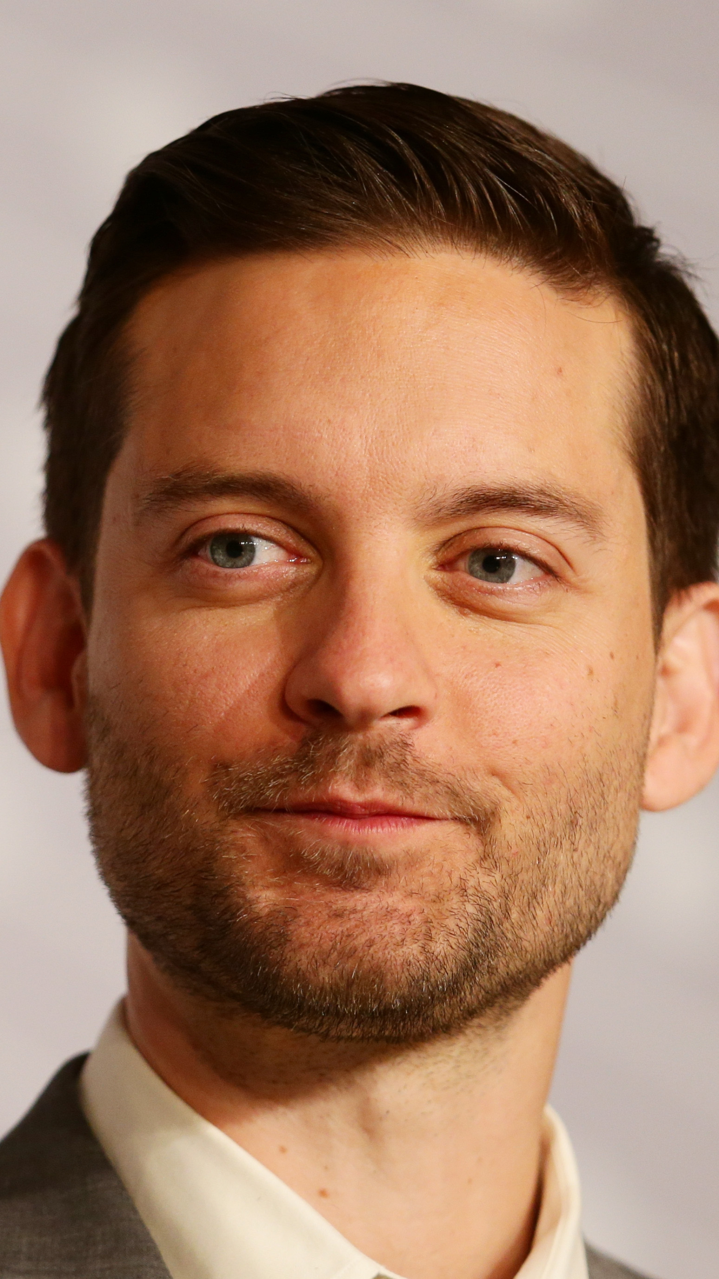 Download mobile wallpaper Face, American, Celebrity, Actor, Tobey Maguire for free.