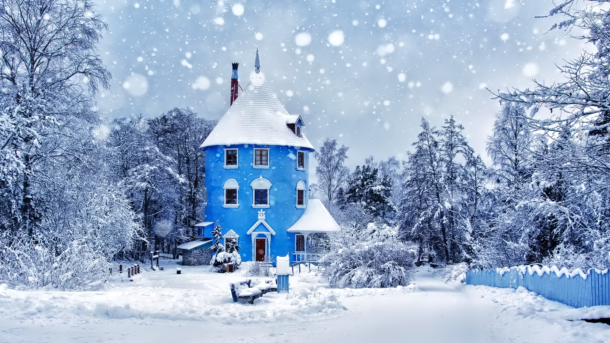 753941 завантажити шпалери снігопад, створено людиною, будинок, фінляндія, світ мумі тролів, мумі хаус, сніг, тематичний парк, зима - заставки і картинки безкоштовно