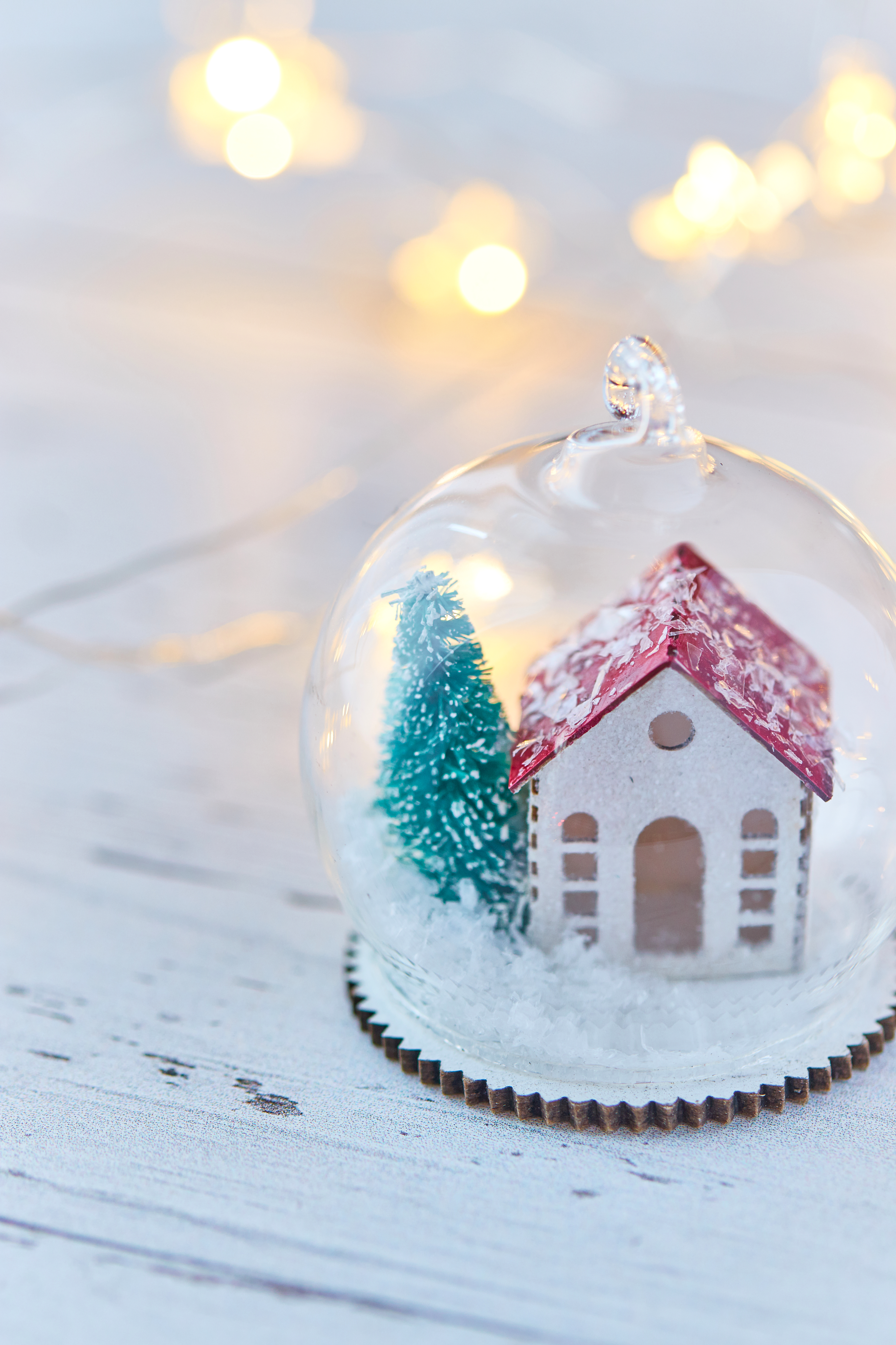 christmas, new year, holidays, small house, lodge, ball, christmas tree, decoration HD wallpaper