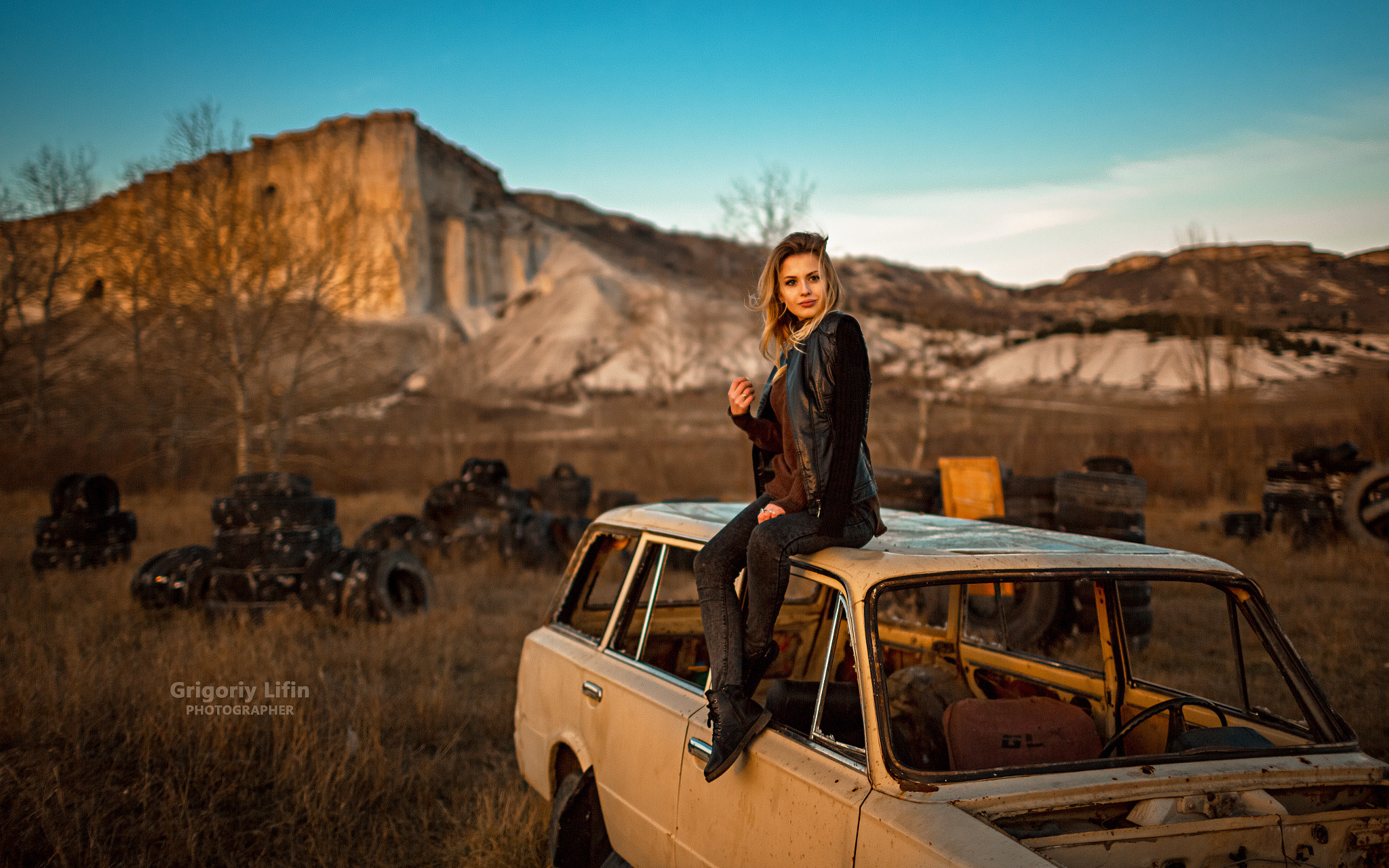 Free download wallpaper Sky, Car, Blonde, Model, Women, Leather Jacket on your PC desktop