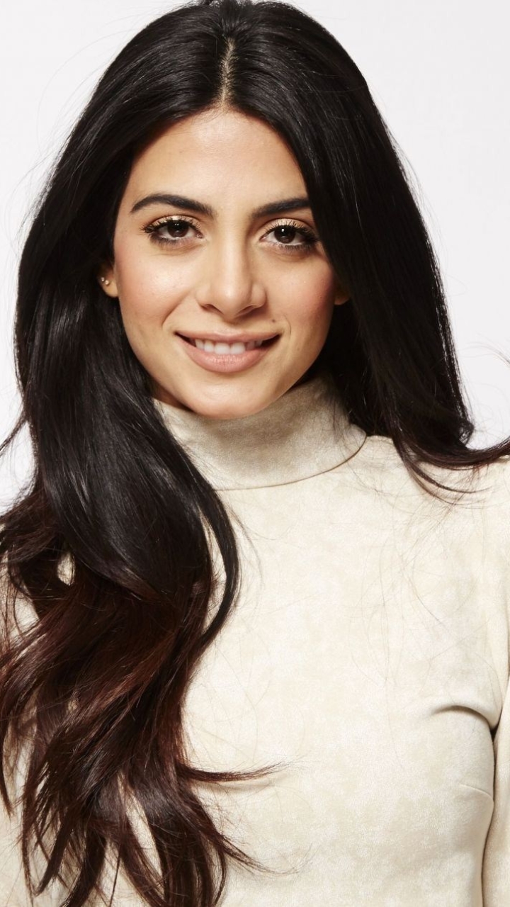 Download mobile wallpaper Smile, Celebrity, Canadian, Brown Eyes, Actress, Emeraude Toubia for free.