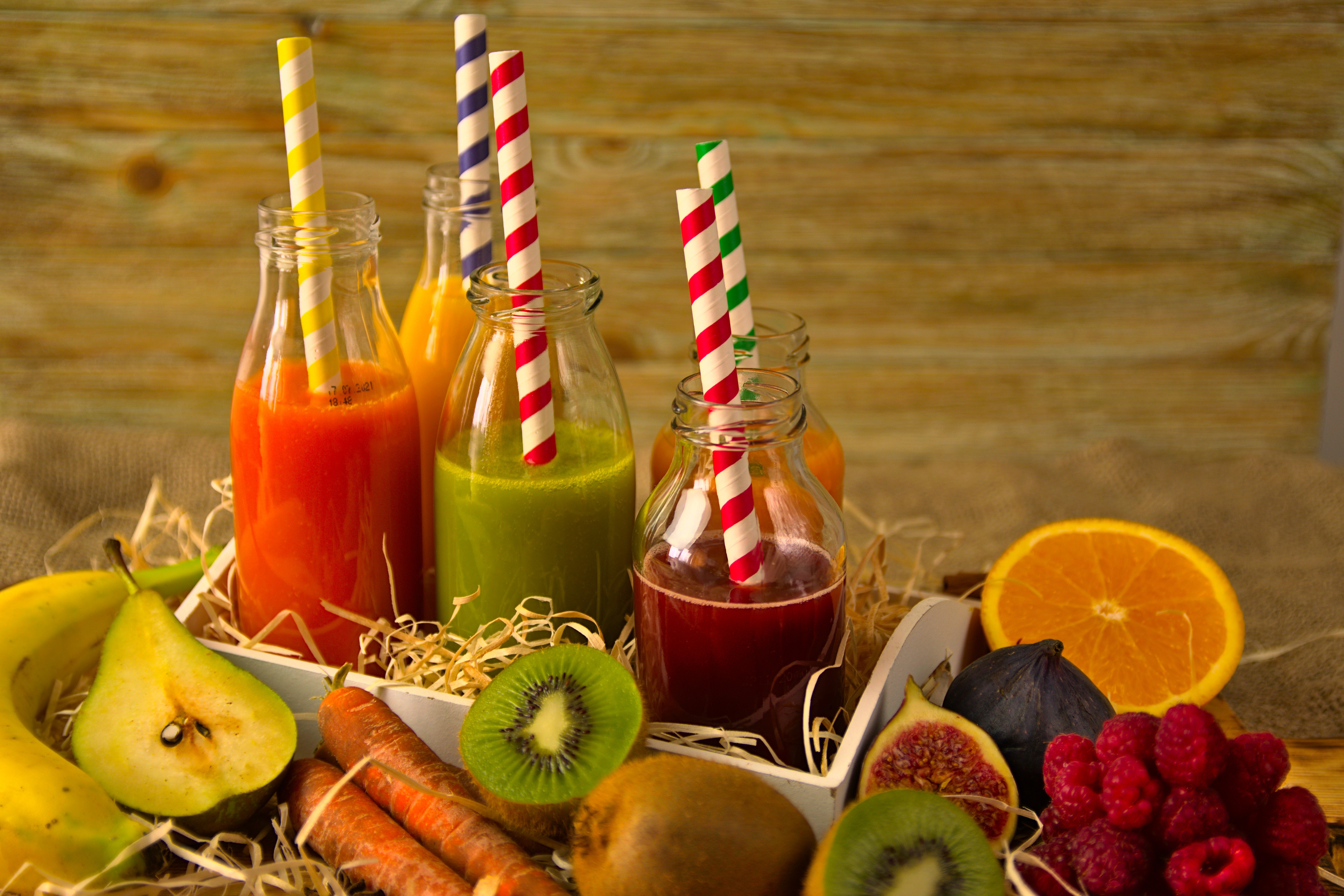 Free download wallpaper Food, Still Life, Berry, Fruit, Drink, Bottle, Vegetable, Juice, Smoothie on your PC desktop