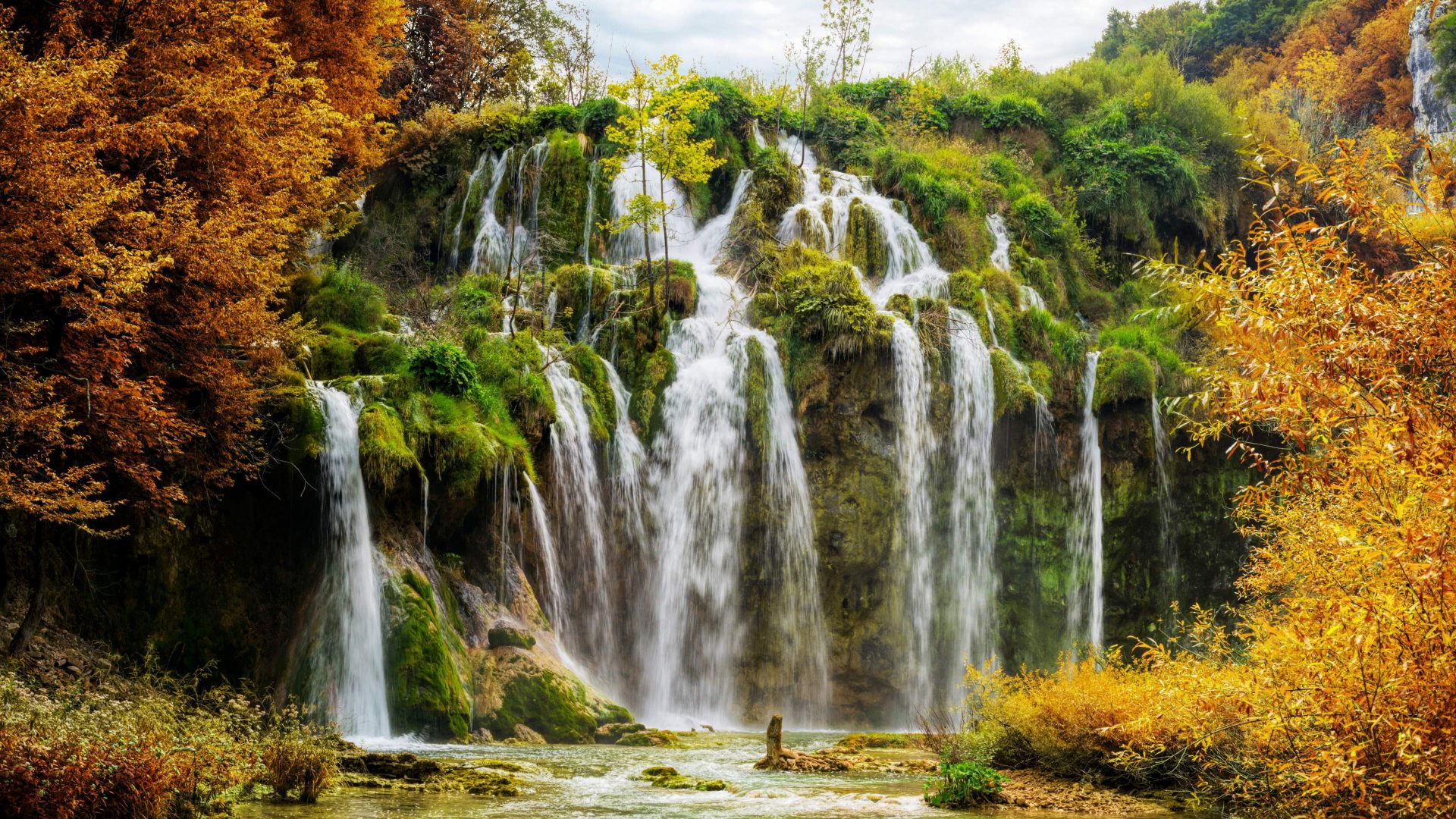 Laden Sie das Herbst, Wasserfälle, Wasserfall, Erde/natur, Nationalpark Plitvice-Bild kostenlos auf Ihren PC-Desktop herunter