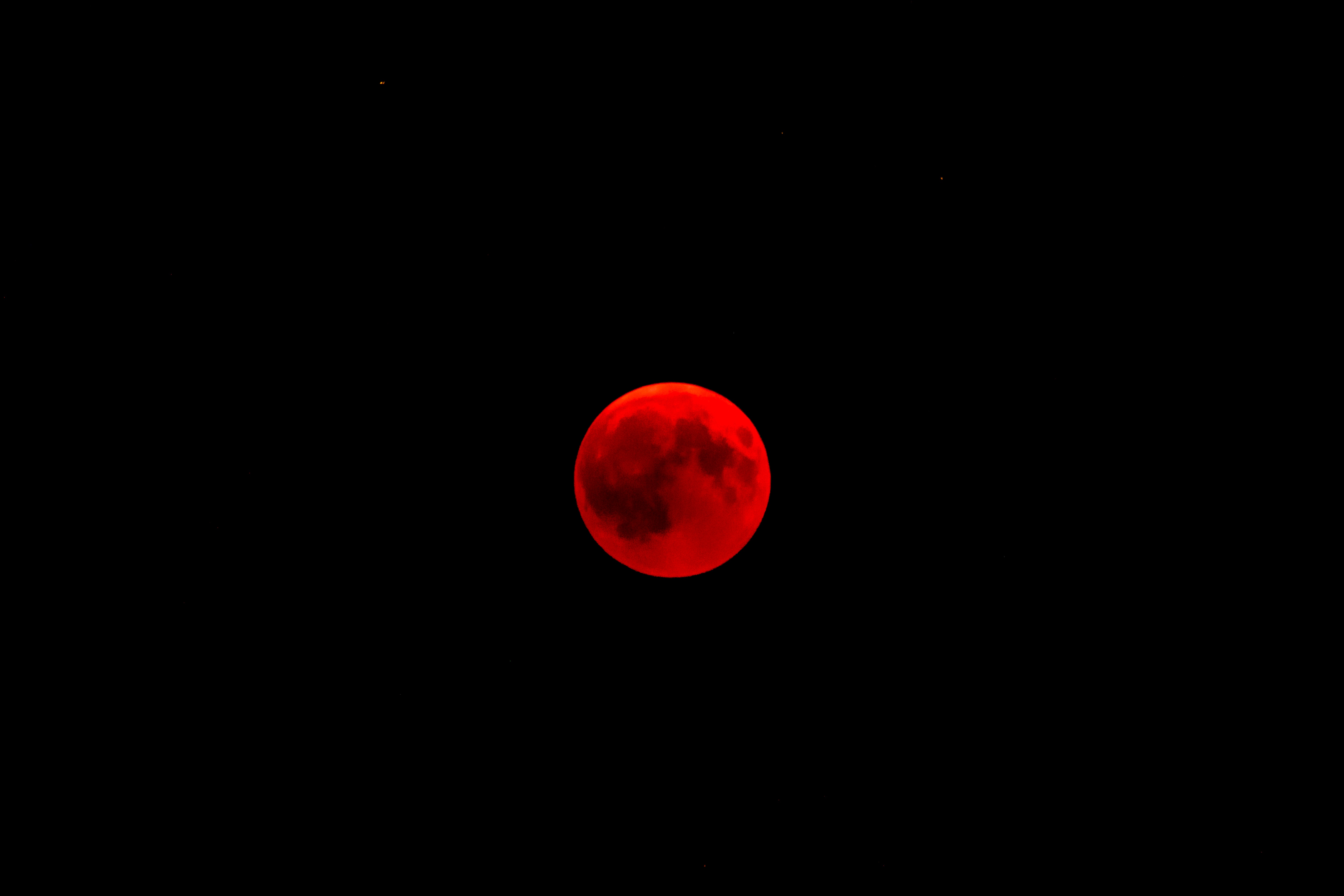 81716 Bild herunterladen universum, mond, vollmond, finsternis, eclipse, roter mond, red moon - Hintergrundbilder und Bildschirmschoner kostenlos