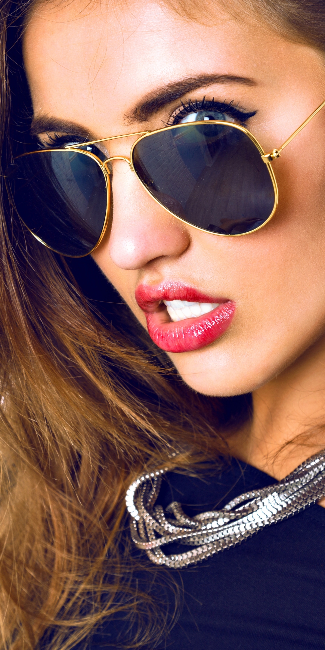 Download mobile wallpaper Face, Brunette, Sunglasses, Model, Women, Necklace, Lipstick for free.