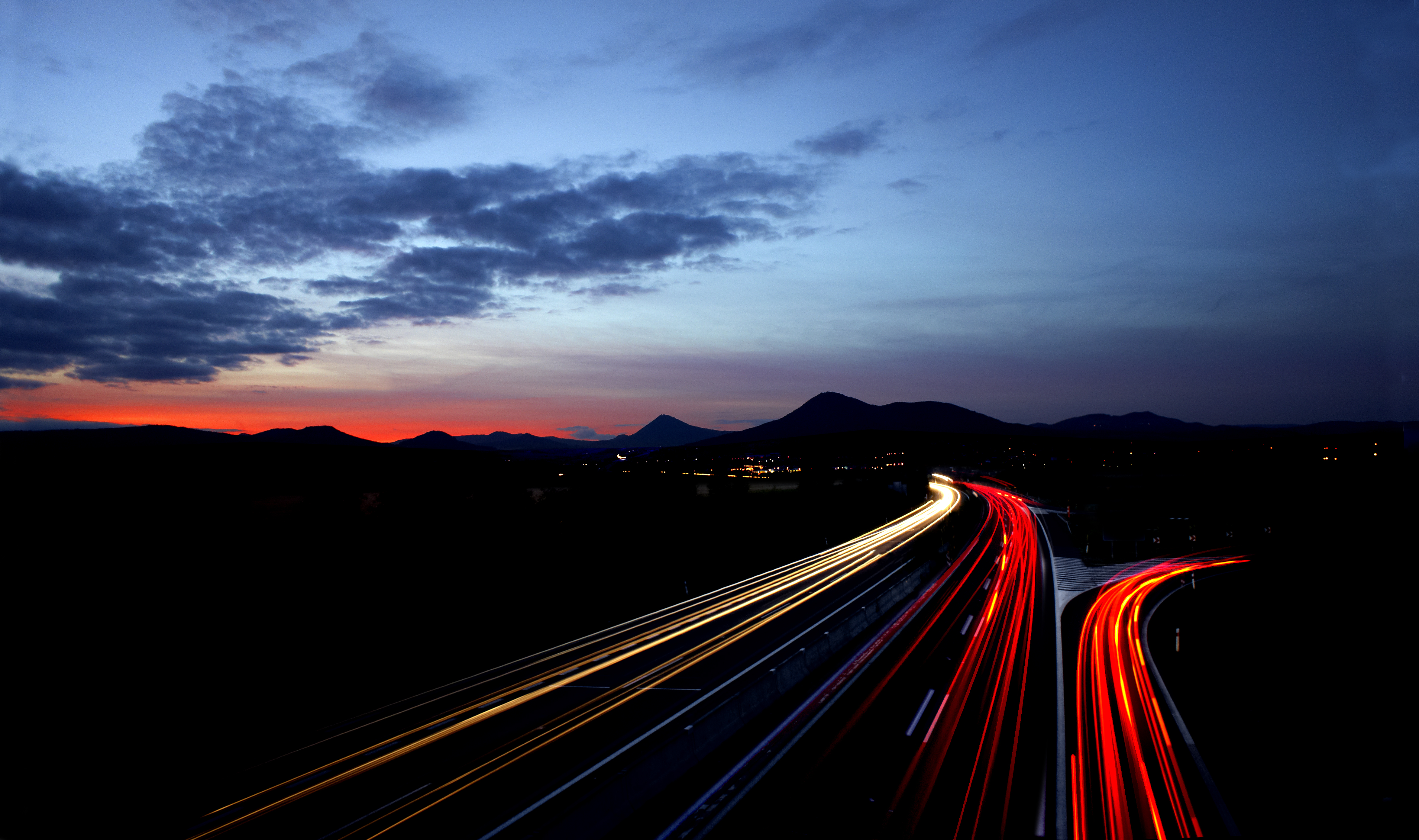 Free download wallpaper Shine, Traffic, Movement, Cities, Night, Light, Road on your PC desktop