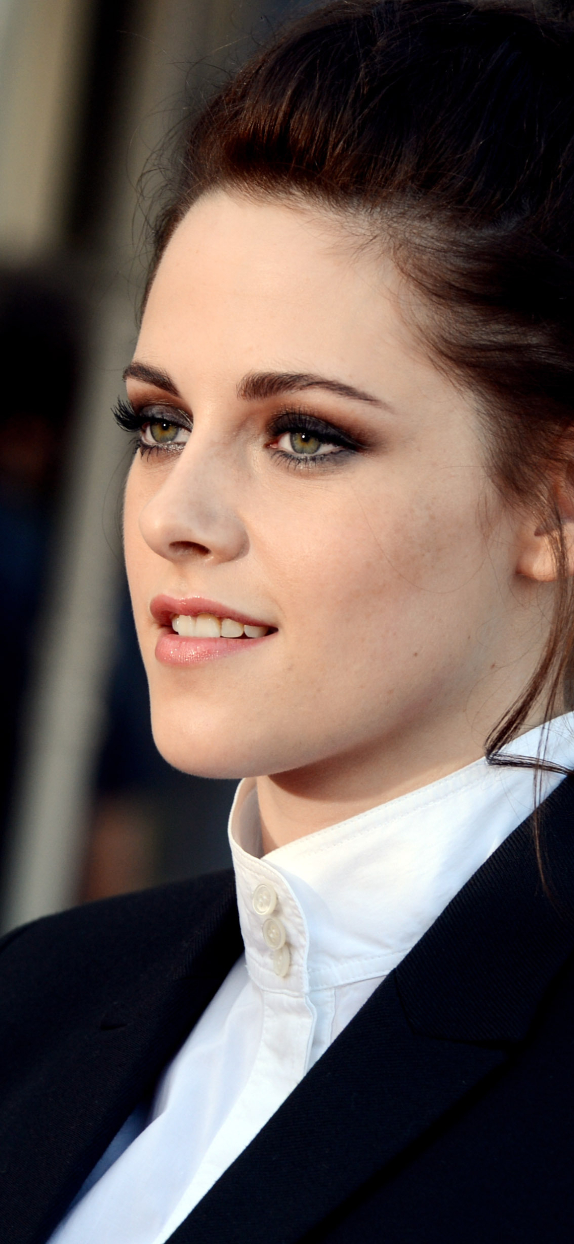 Descarga gratuita de fondo de pantalla para móvil de Kristen Stewart, Celebridades.