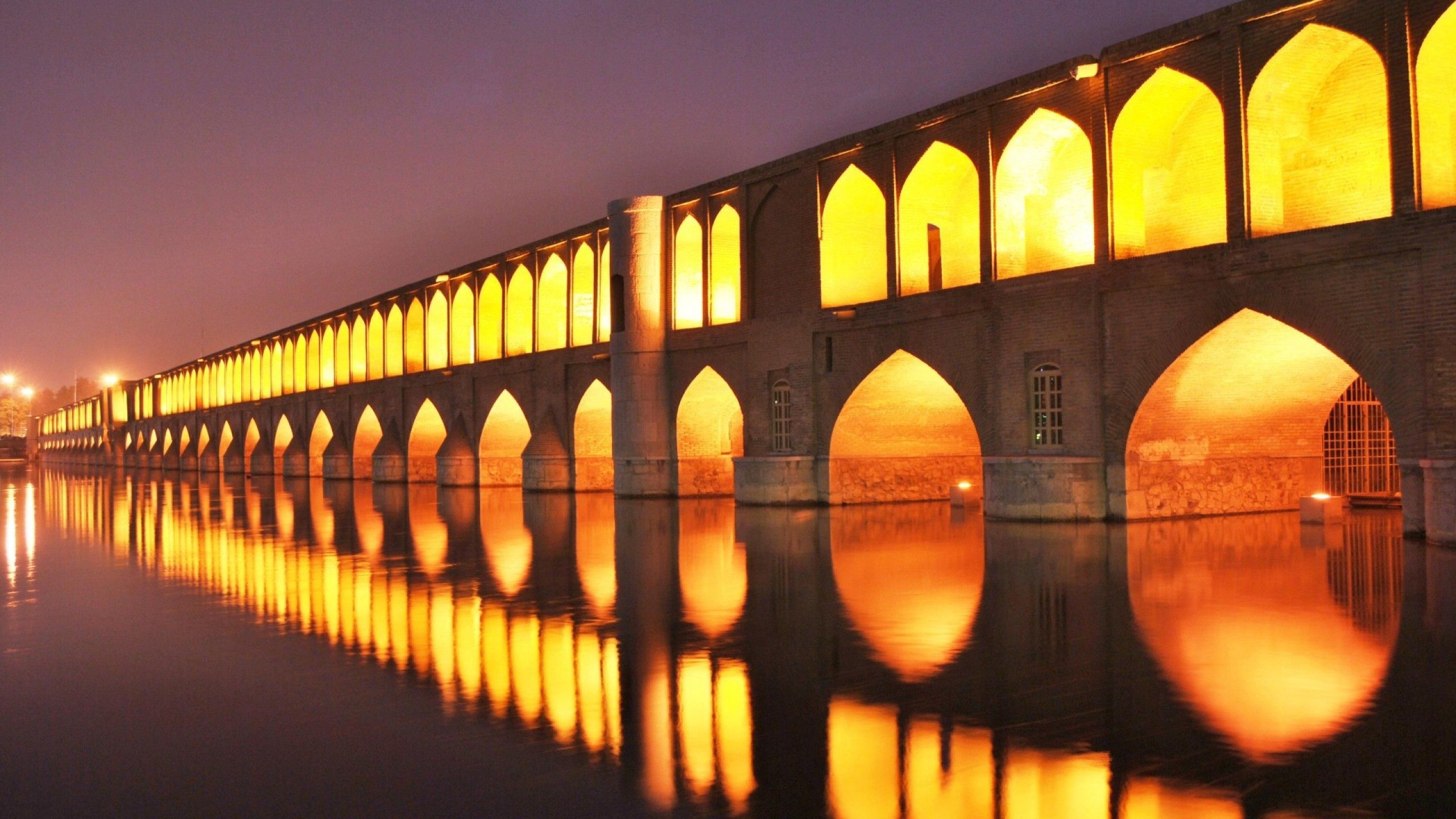 93337 baixar papel de parede cidades, noite, brilhar, luz, estrutura, ponte, irã, isfahan - protetores de tela e imagens gratuitamente