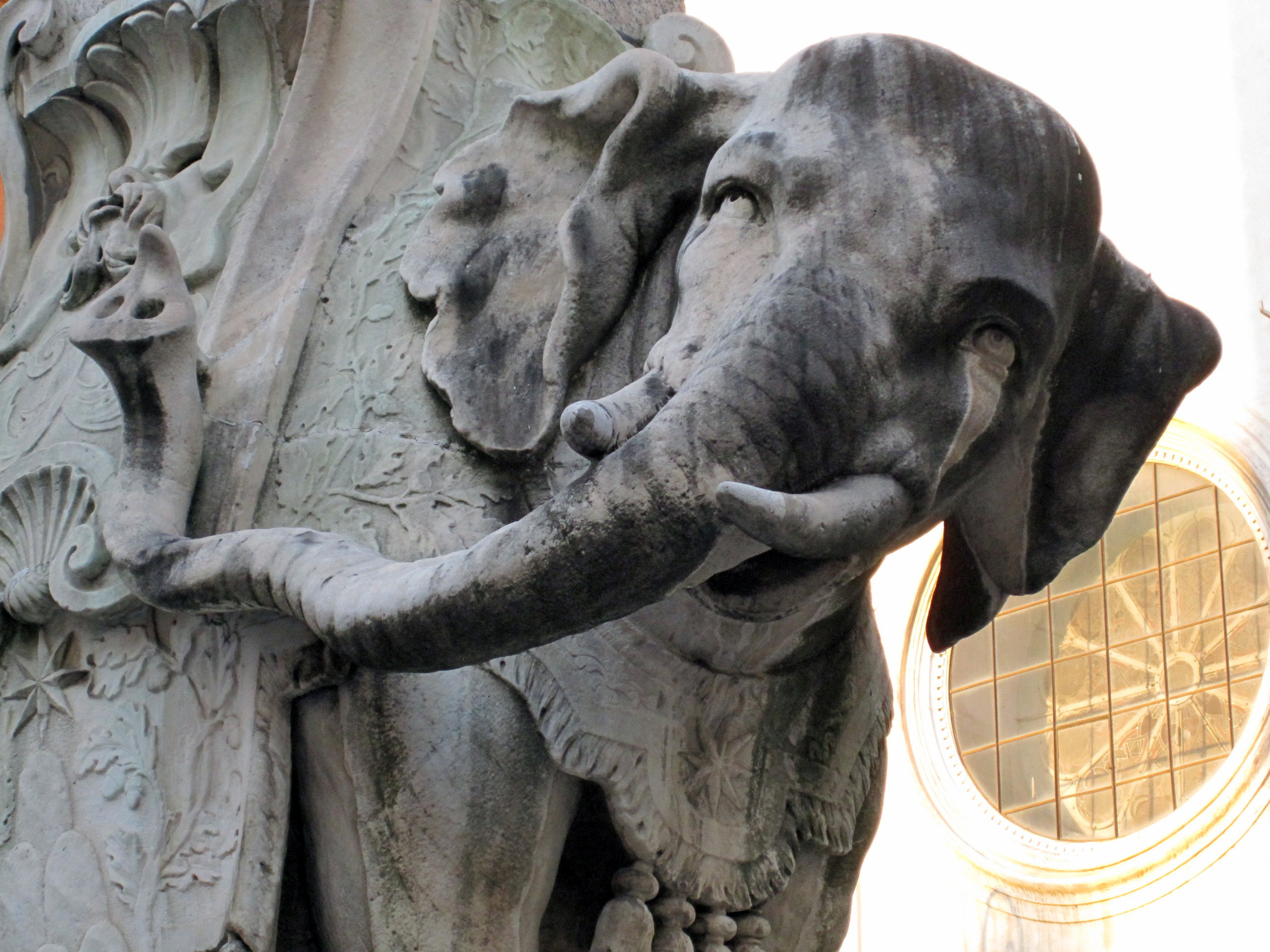 Скачать обои бесплатно Статуя, Слон, Сделано Человеком картинка на рабочий стол ПК