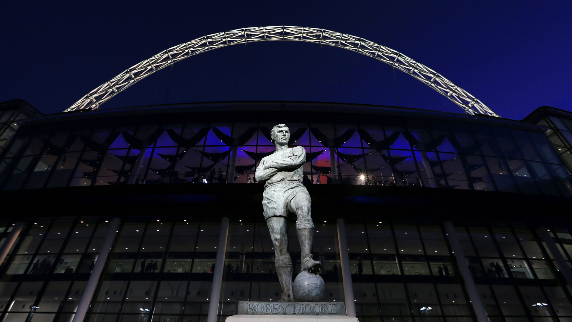 Descarga gratuita de fondo de pantalla para móvil de Fútbol, Londres, Estatua, Deporte, Estadio De Wembley.