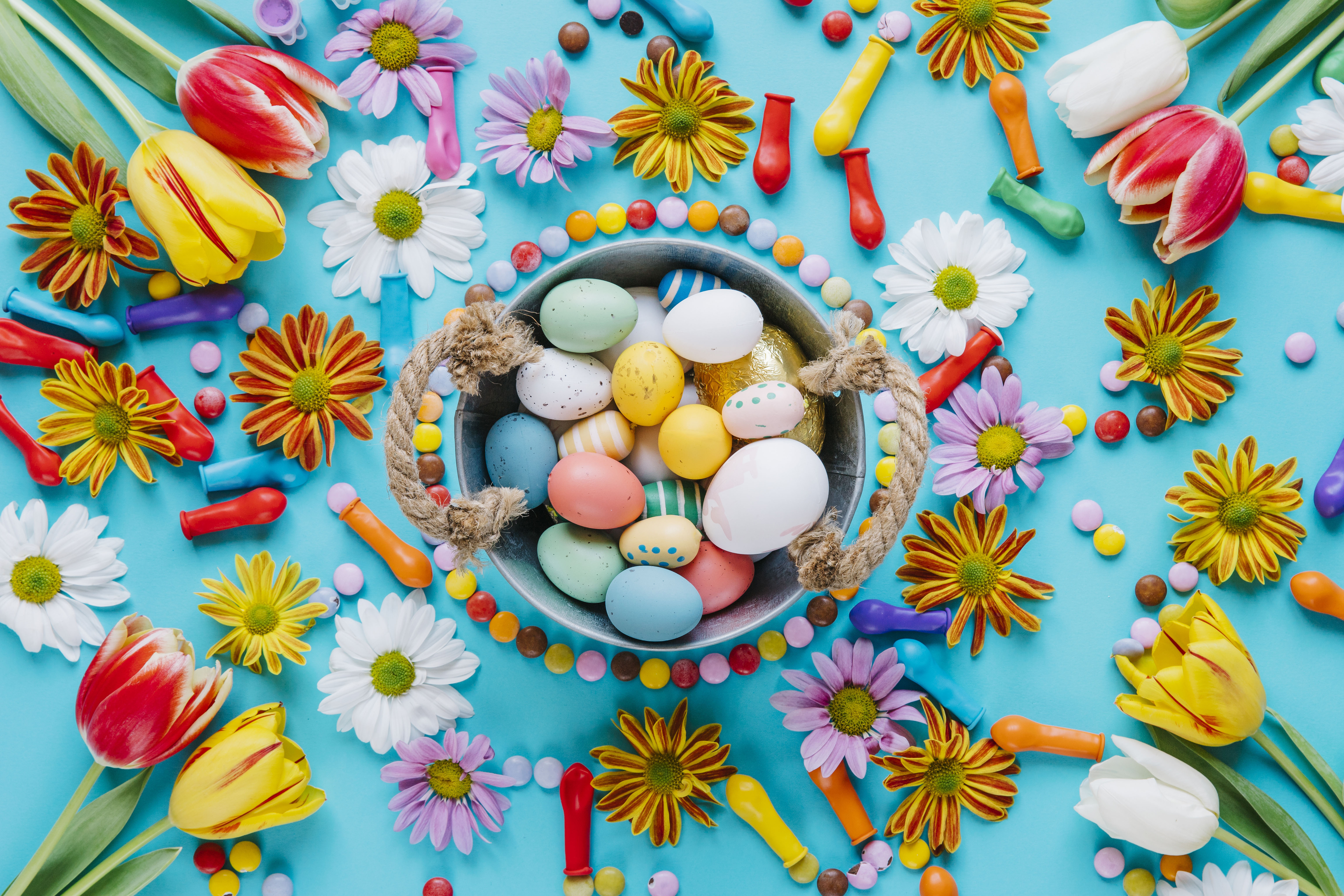 Download mobile wallpaper Easter, Still Life, Flower, Holiday, Colors, Balloon, Colorful, Tulip, Easter Egg for free.