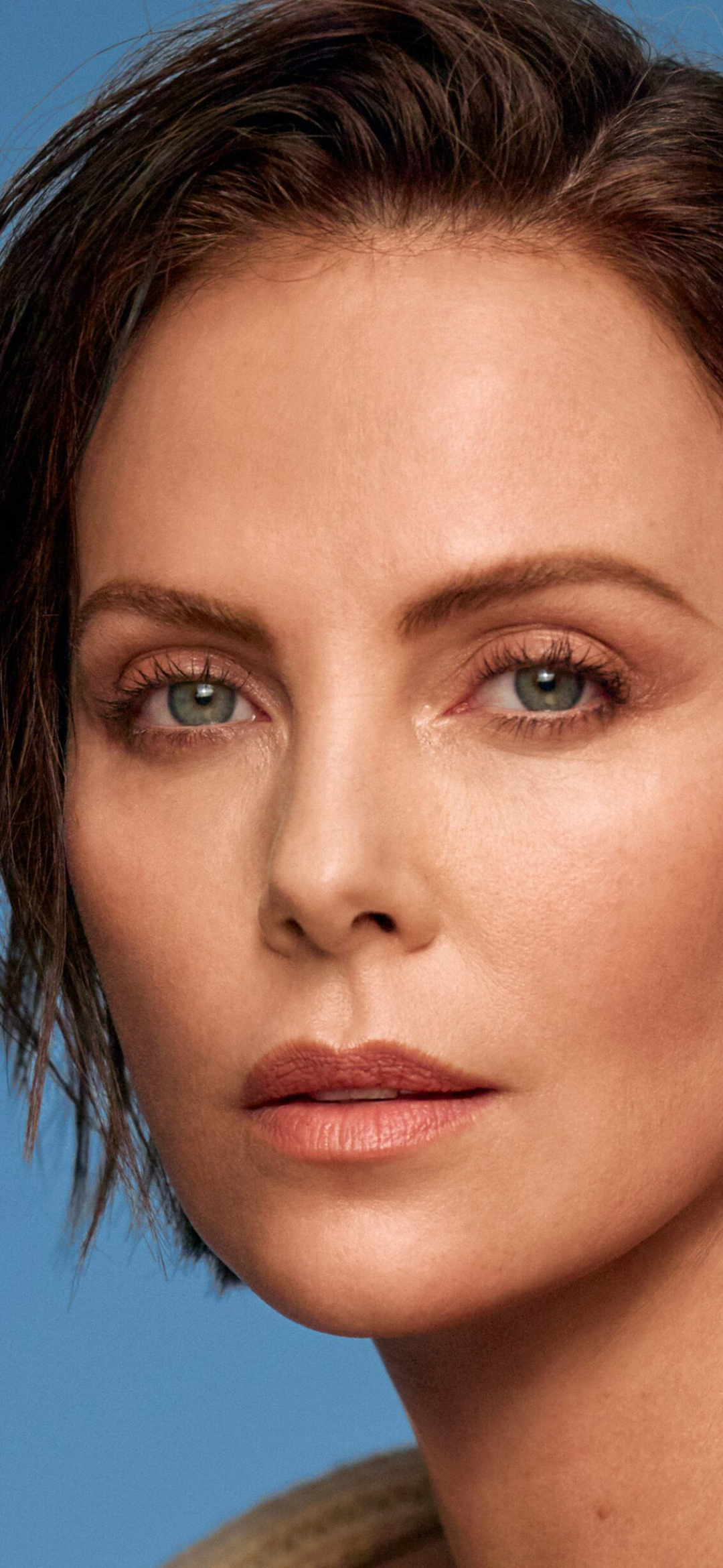 Download mobile wallpaper Charlize Theron, Face, Brunette, Celebrity, Short Hair, Actress, South African for free.