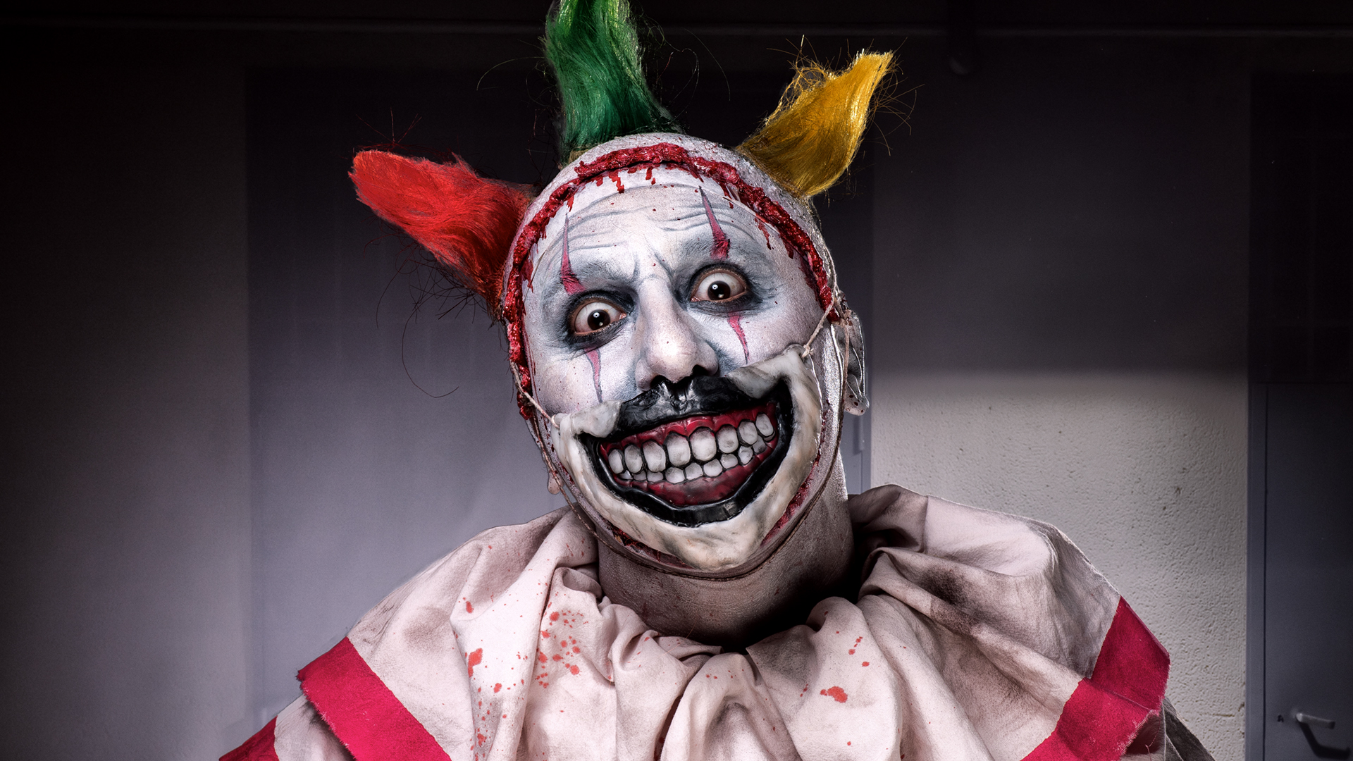 Laden Sie das Düster, Clown-Bild kostenlos auf Ihren PC-Desktop herunter