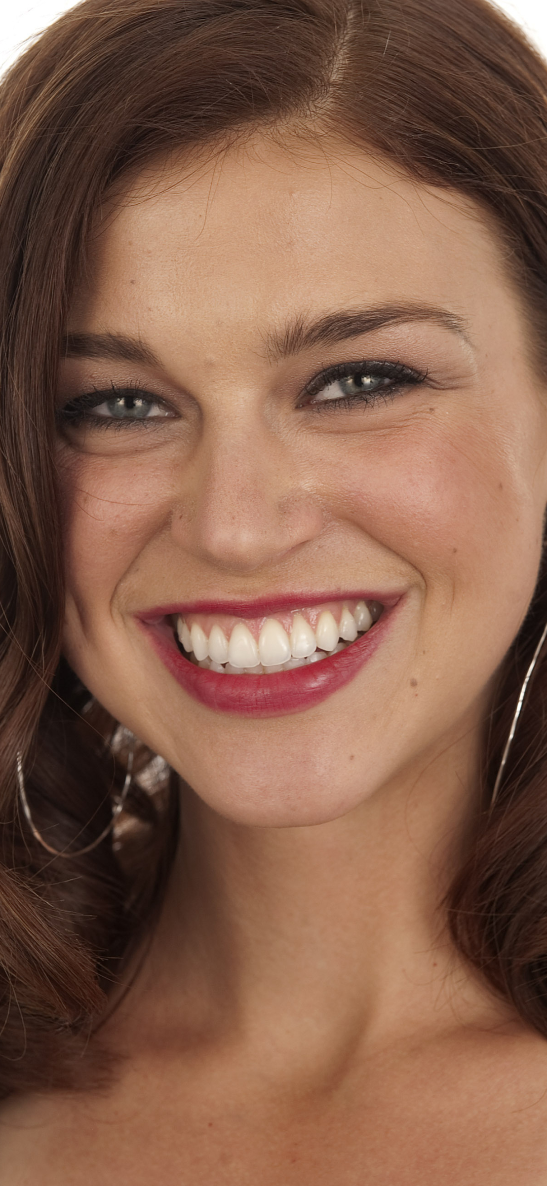 Download mobile wallpaper Smile, Face, Brunette, Celebrity, Actress, Adrianne Palicki for free.