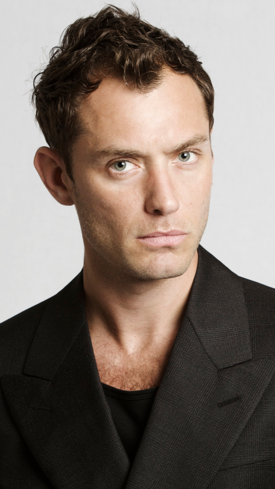 Download mobile wallpaper Jude Law, English, Celebrity, Actor for free.