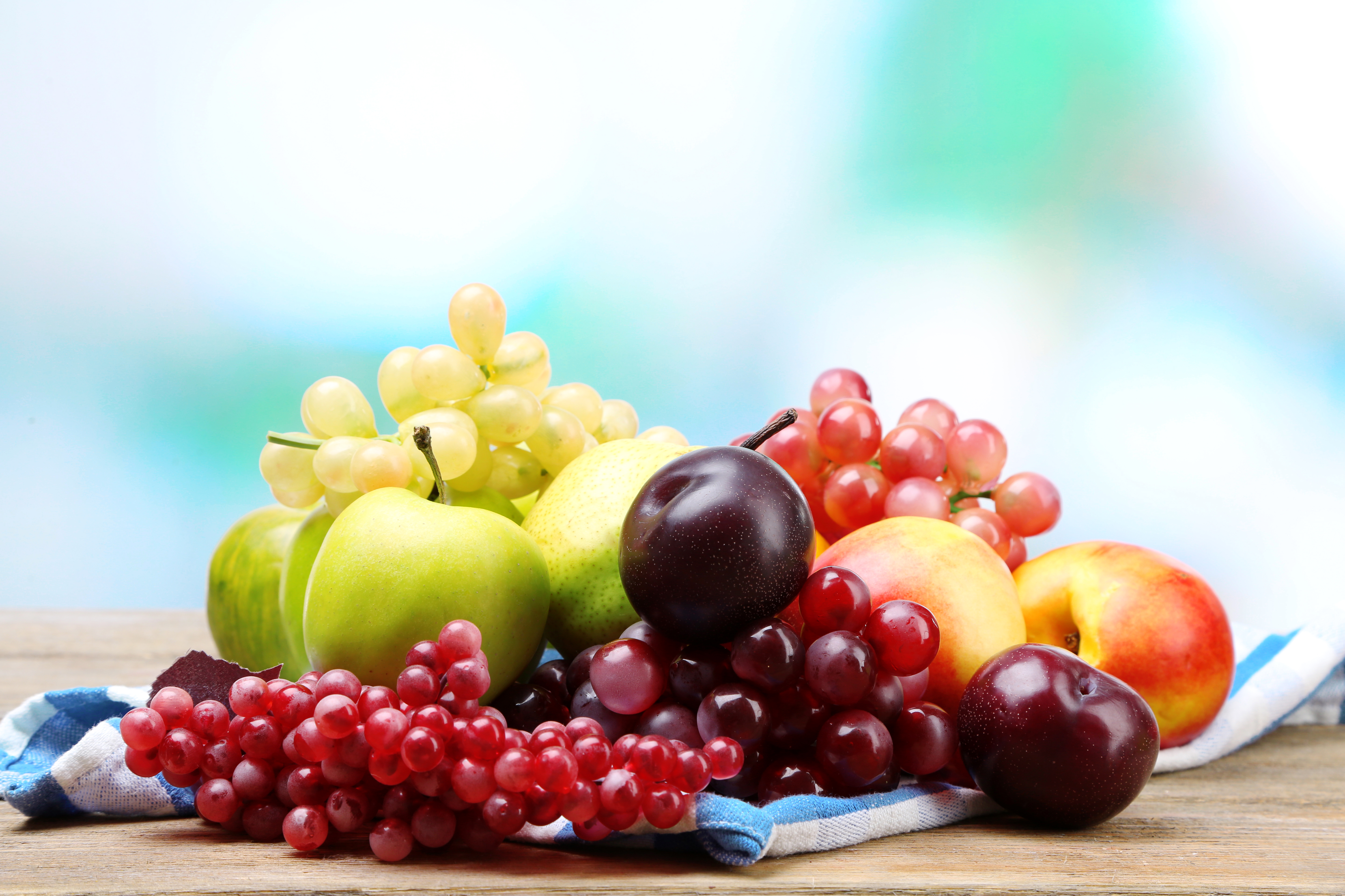 416661 descargar imagen alimento, fruta, manzana, uva, nectarina, frutas: fondos de pantalla y protectores de pantalla gratis