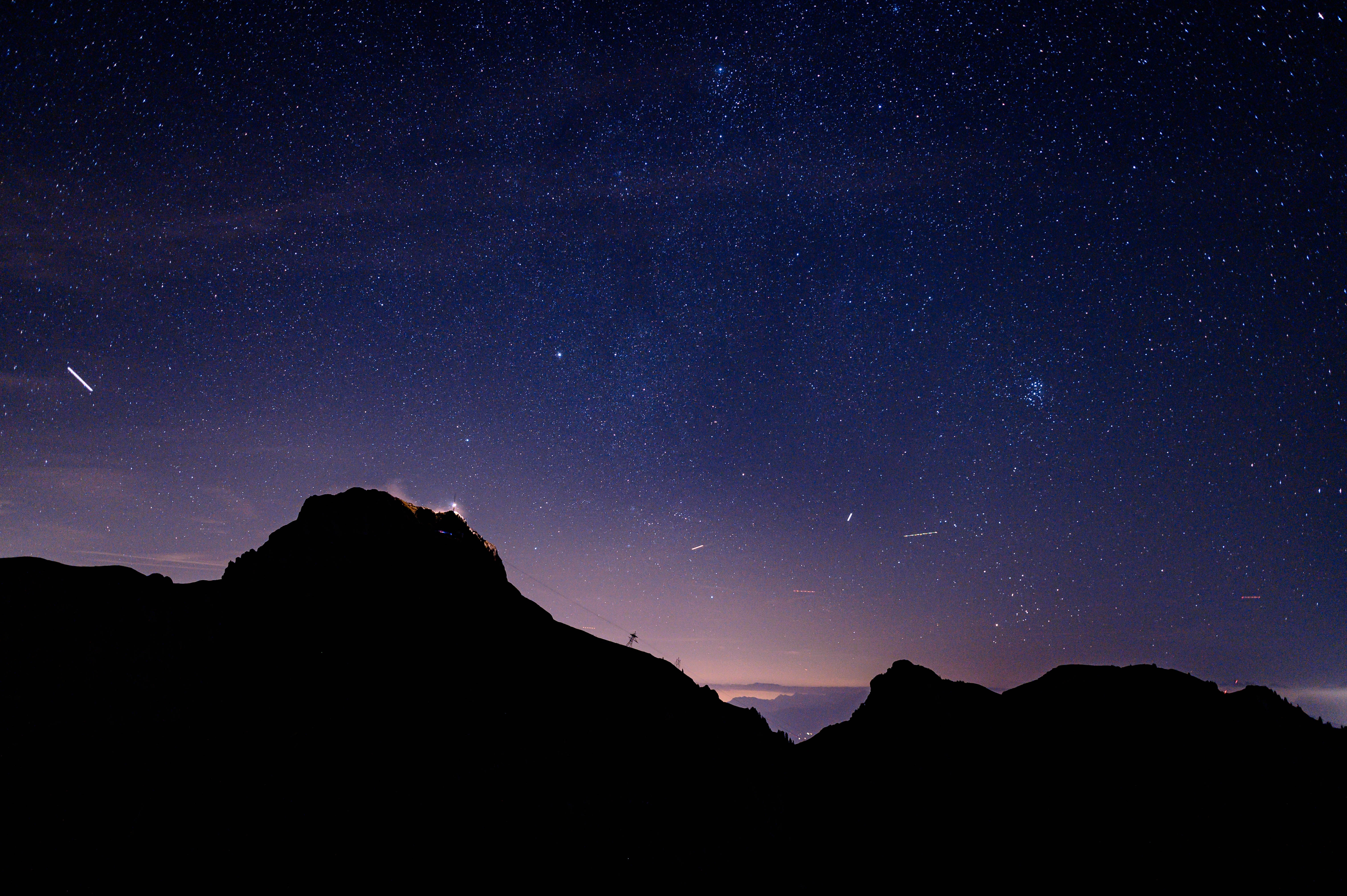 Laden Sie das Übernachtung, Mountains, Sternenhimmel, Dunkel, Sterne-Bild kostenlos auf Ihren PC-Desktop herunter