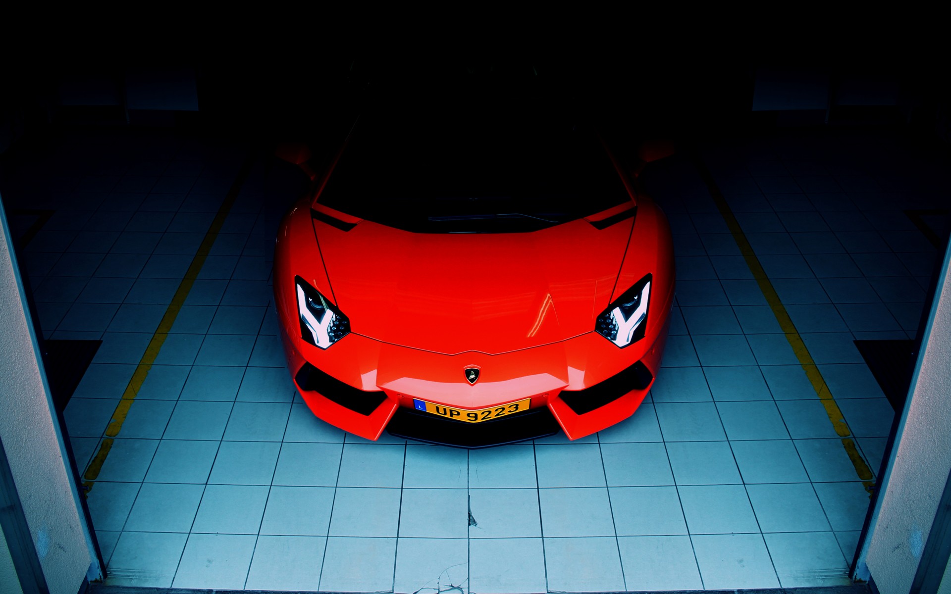 Descarga gratuita de fondo de pantalla para móvil de Vehículos, Lamborghini Aventador Lp 700 4.